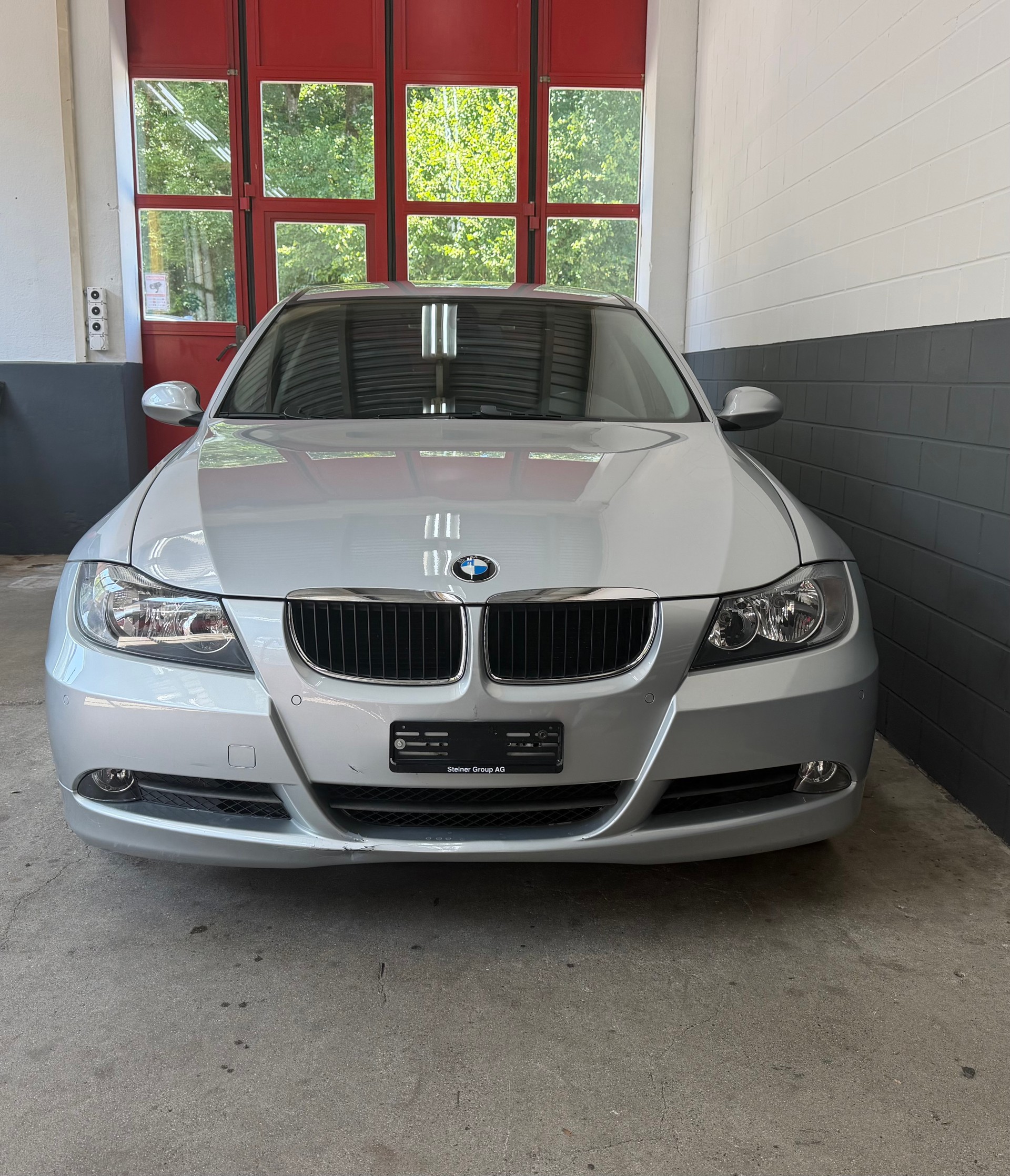 BMW 320i //NEU AB MFK!-image-1