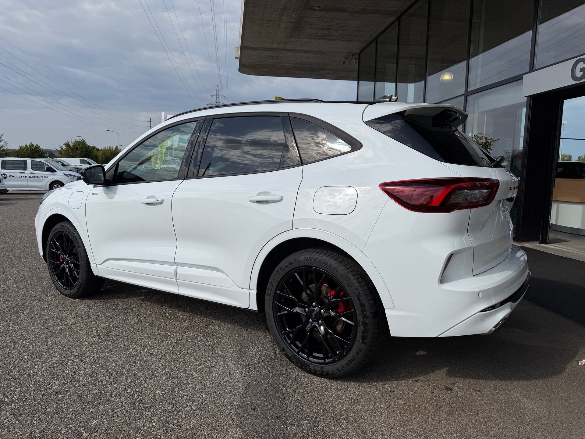 FORD Kuga 2.5 PHEV ST-Line X FWD-image-4