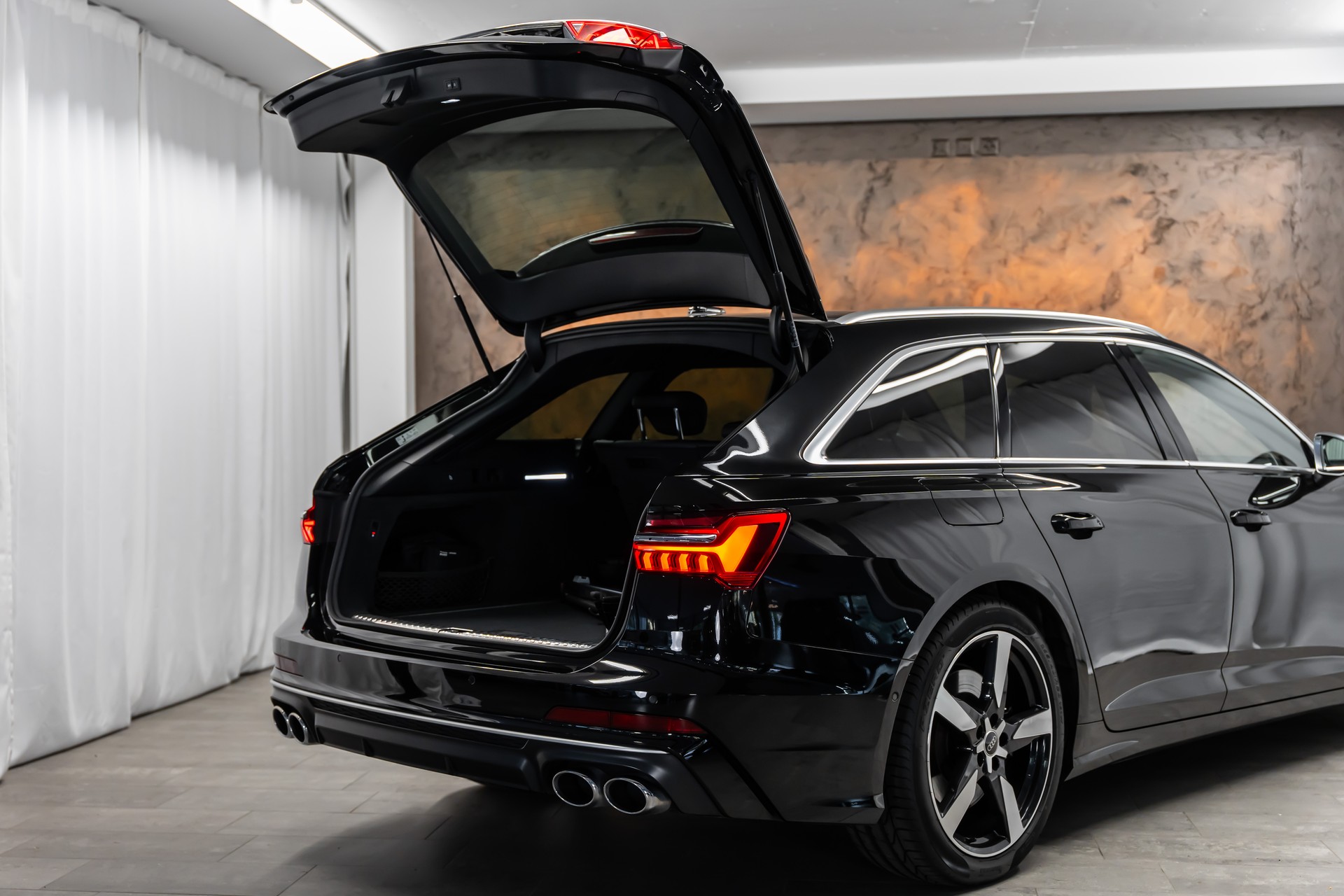 AUDI S6 Avant 3.0 TDI quattro tiptronic *Matrix*Luftfahrwerk*Head-Up*B&O*AHK*-image-8