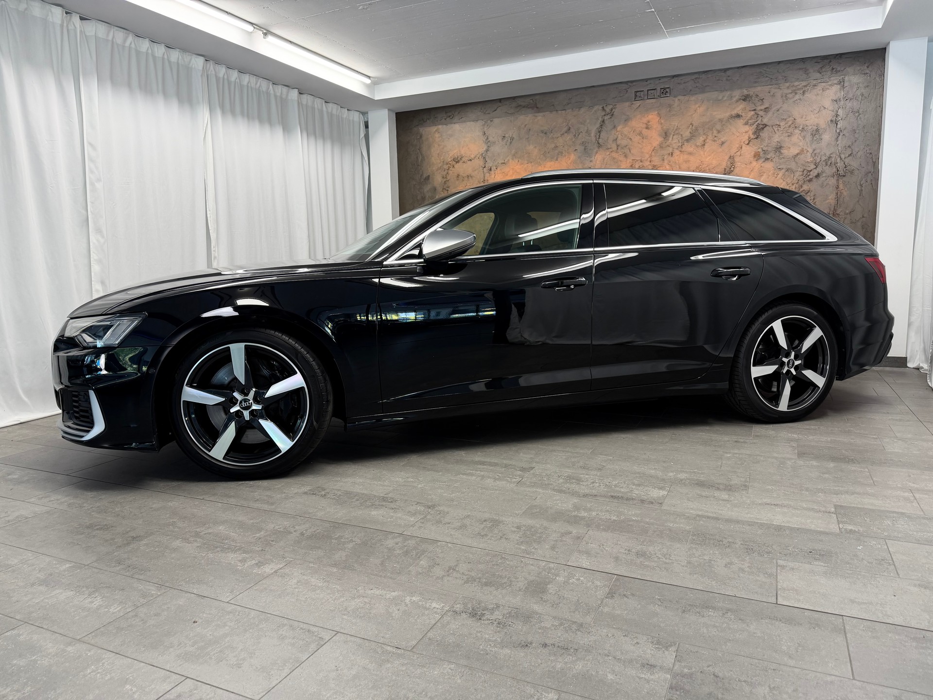 AUDI S6 Avant 3.0 TDI quattro tiptronic *Matrix*Head-Up*B&O Sound*AHK*-image-3