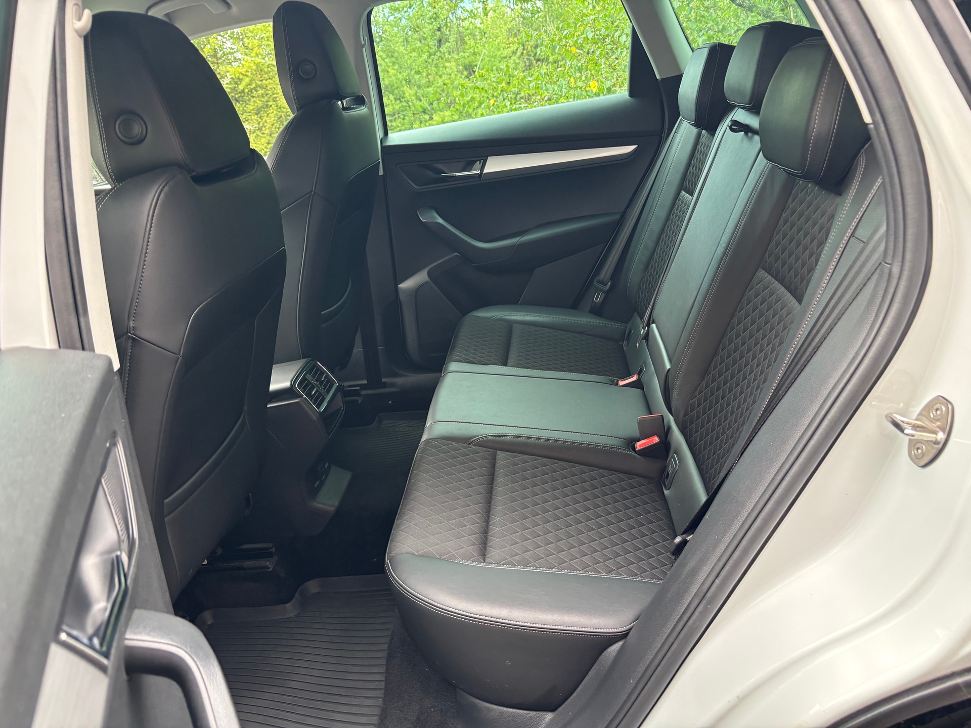 SKODA Karoq 2.0 TDI CR Style 4x4 DSG-image-8