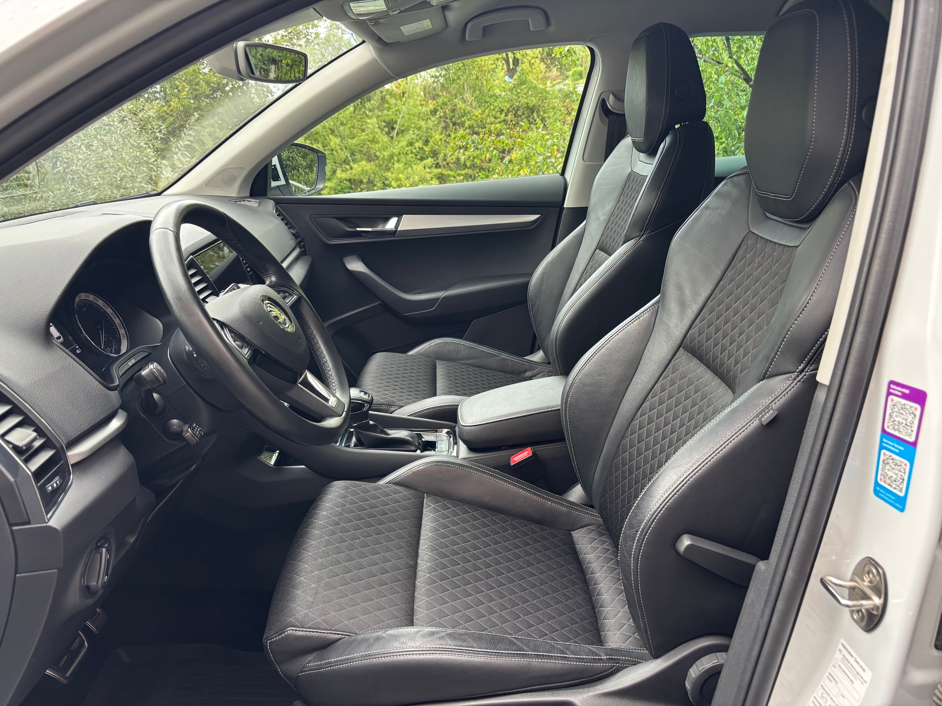 SKODA Karoq 2.0 TDI CR Style 4x4 DSG-image-4