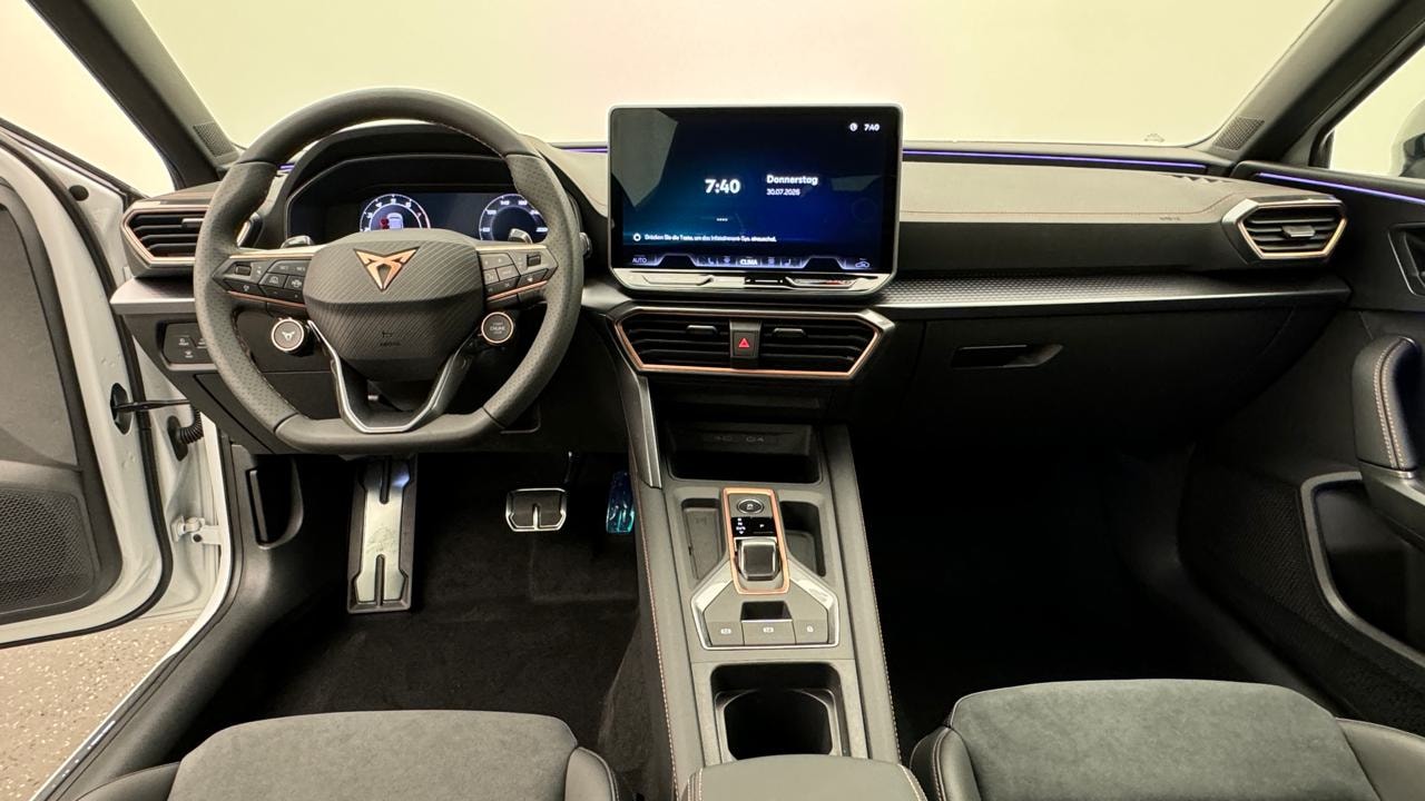 CUPRA LEON ST 2.0 TSI VZ Black Edition-image-5