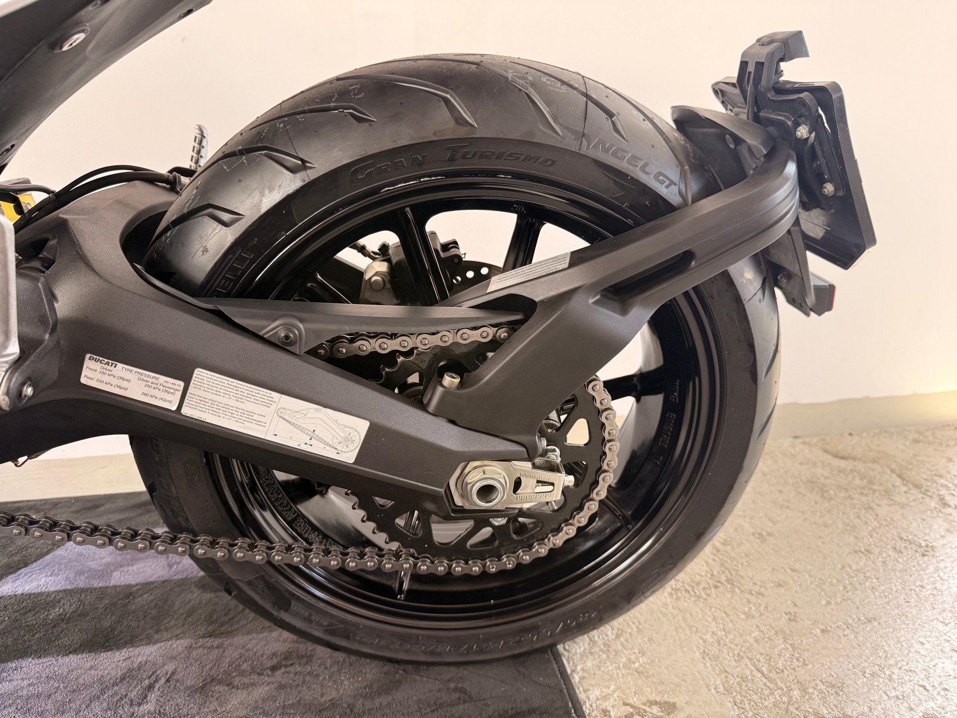 DUCATI SCRAMBLER 800-image-9