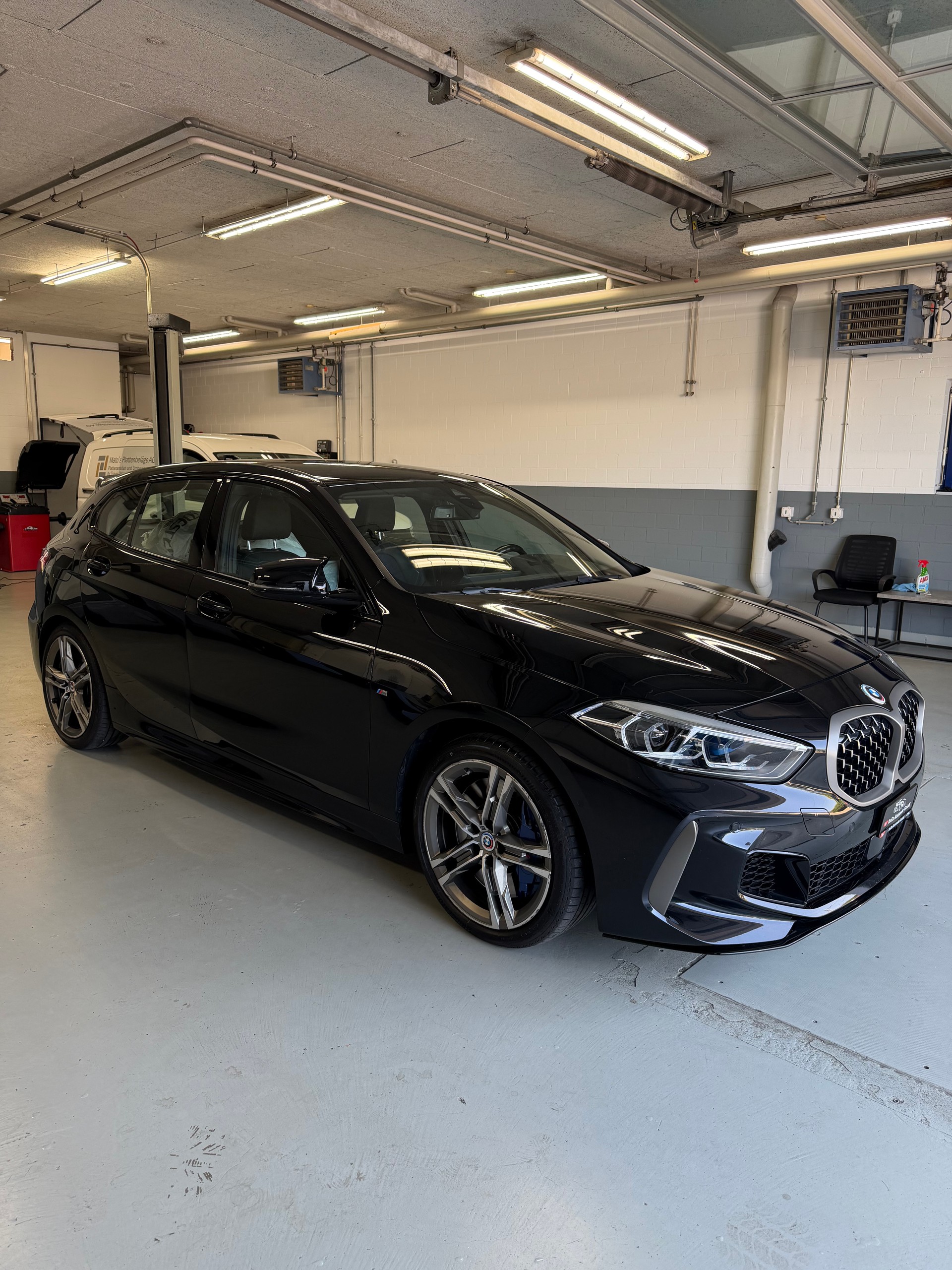BMW M135i xDrive M Sport Pro Steptronic-image-3