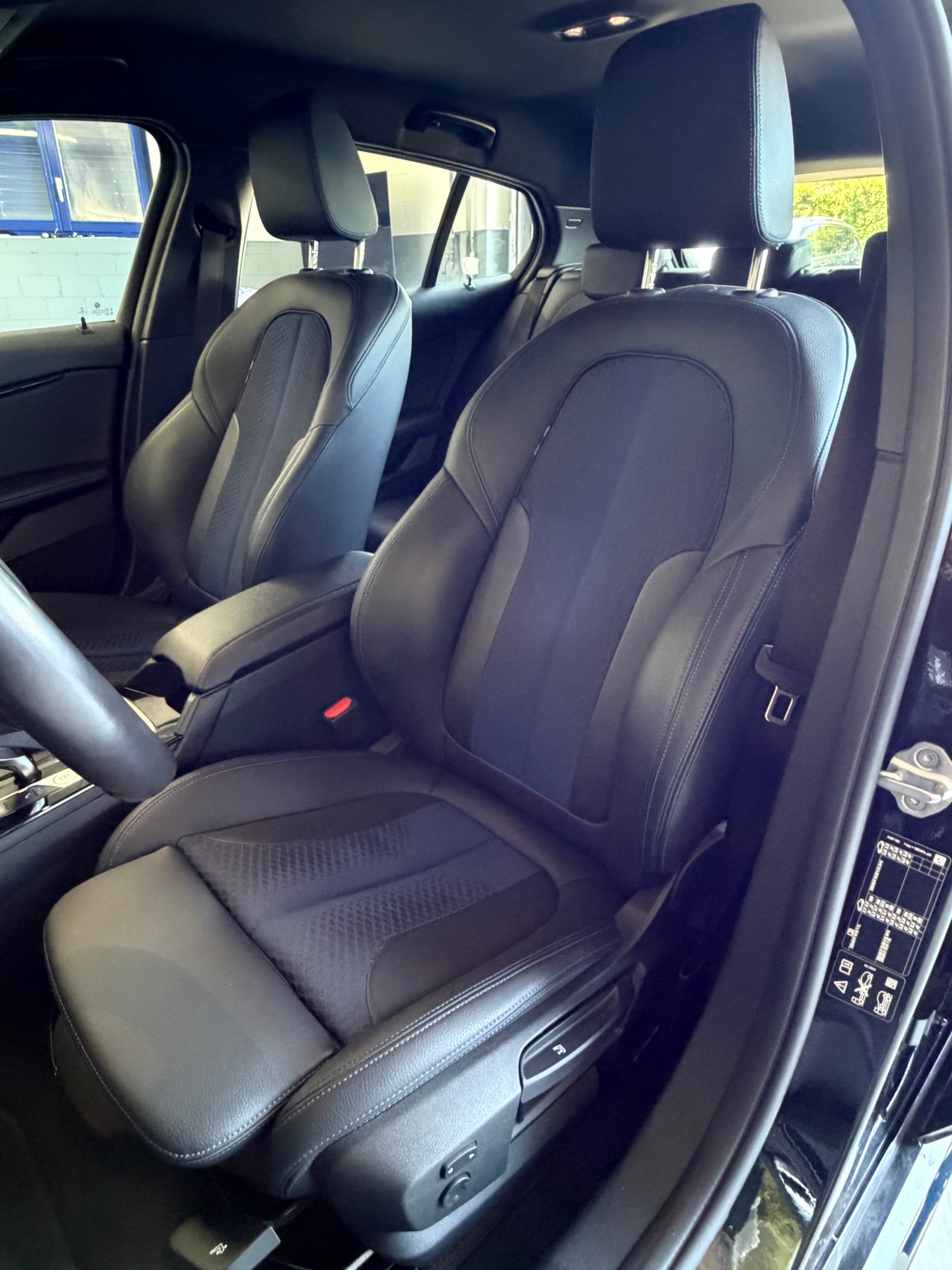 BMW M135i xDrive M Sport Pro Steptronic-image-13