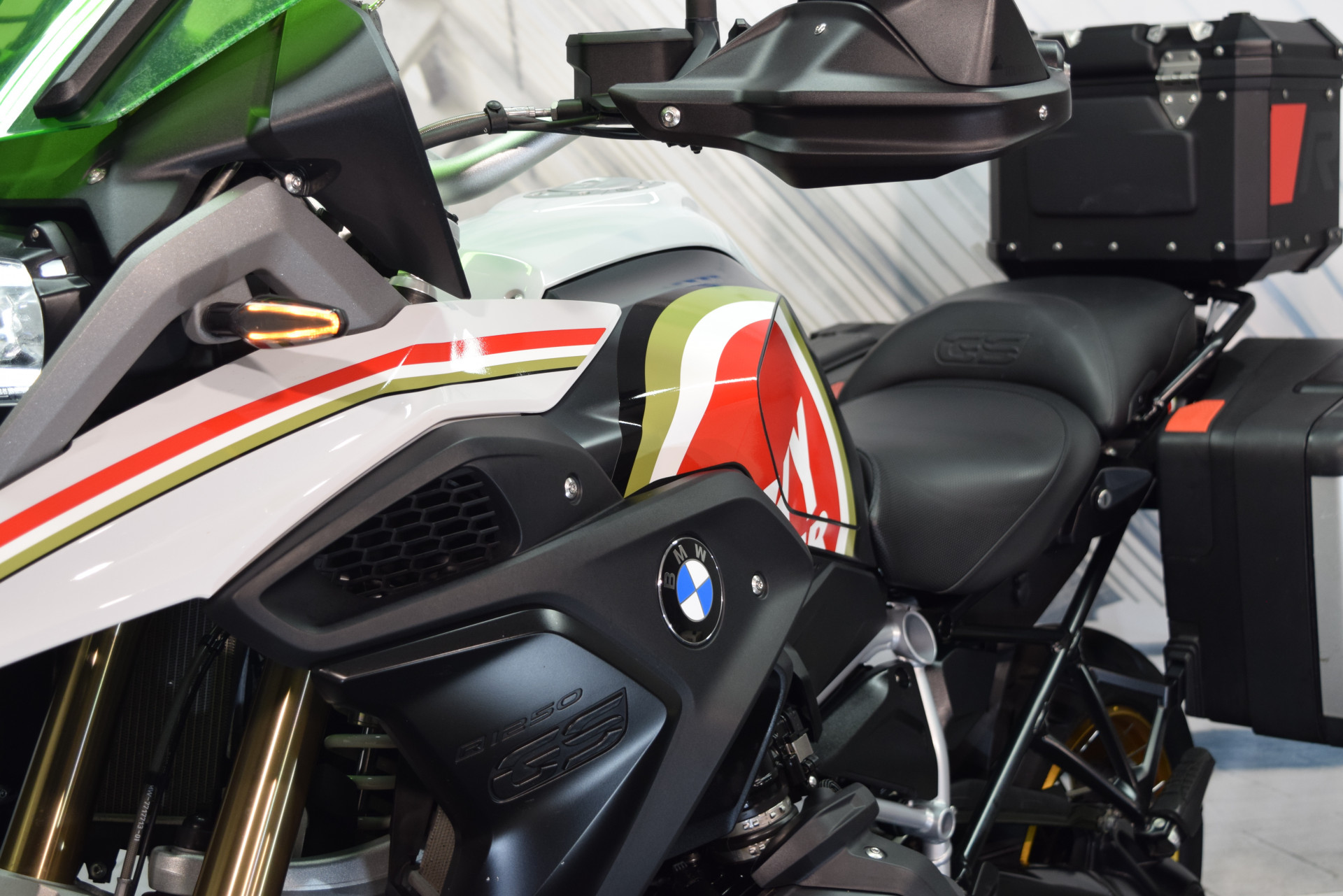 BMW R 1250 GS LUCKY STRIKE inkl. Seitenkoffer & Topcase-image-9