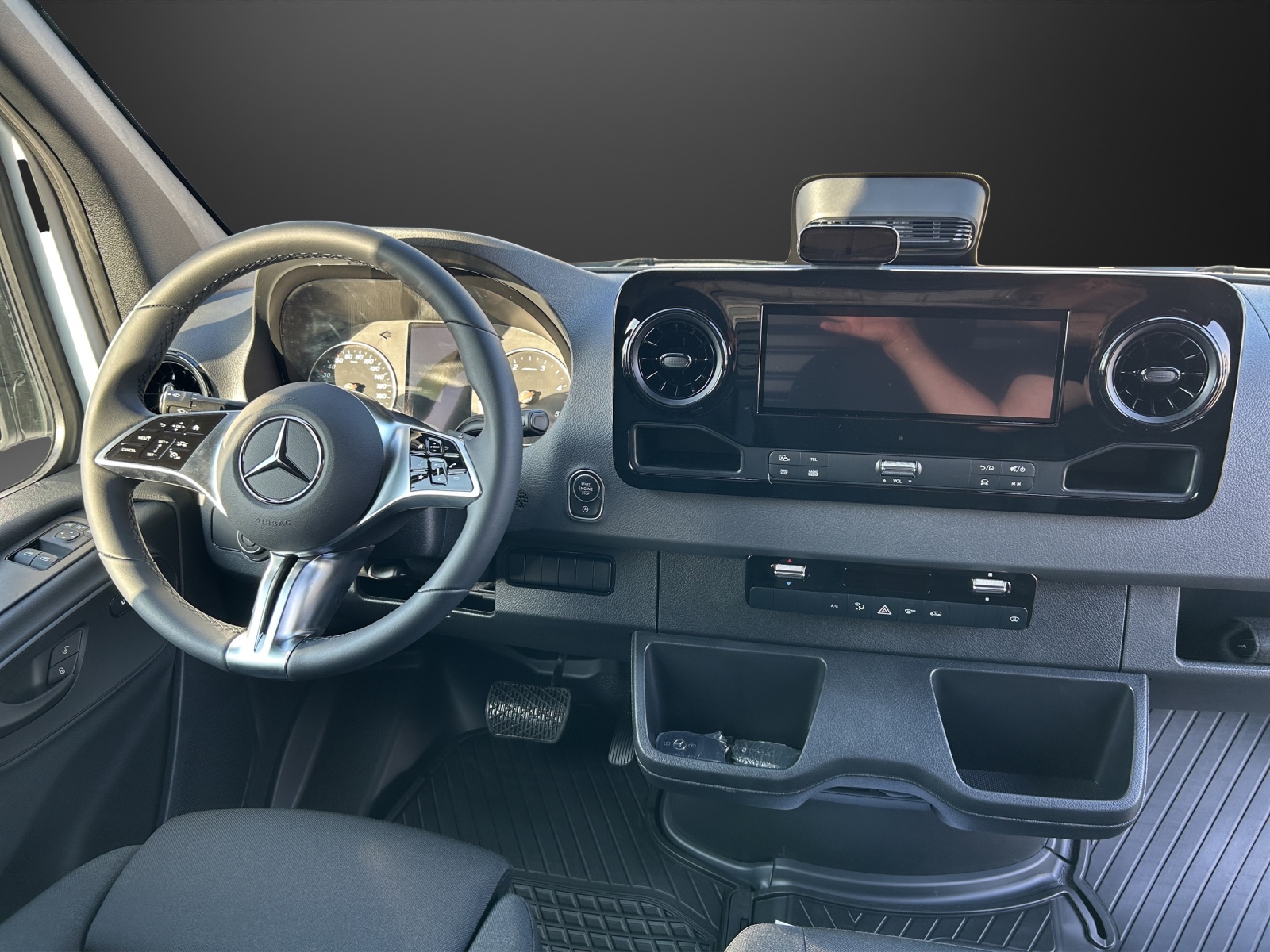 MERCEDES-BENZ Sprinter 319 CDI Standard 9G-TRONIC-image-8