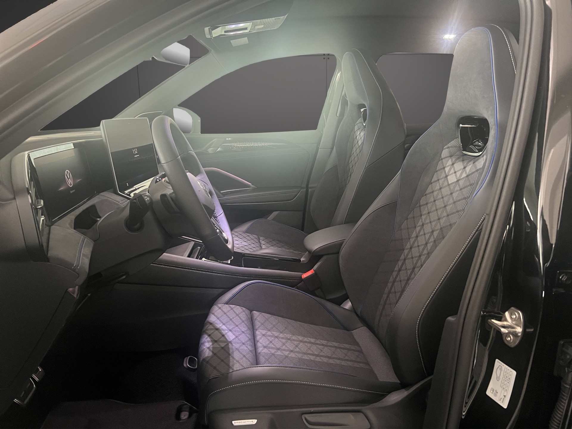 VW Tiguan 1.5 TSI evo2 eHybrid R-Line DSG-image-13