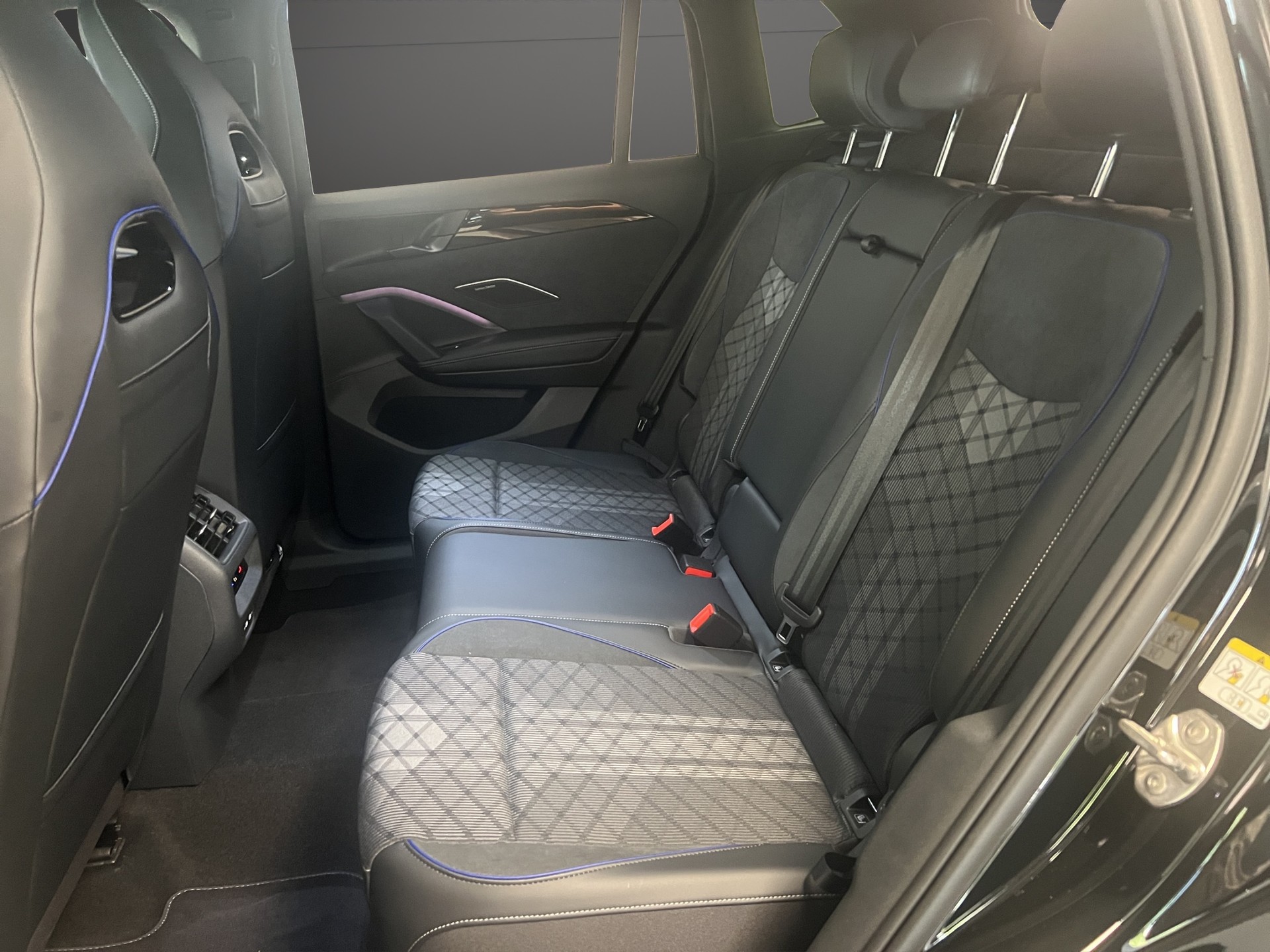 VW Tiguan 1.5 TSI evo2 eHybrid R-Line DSG-image-8