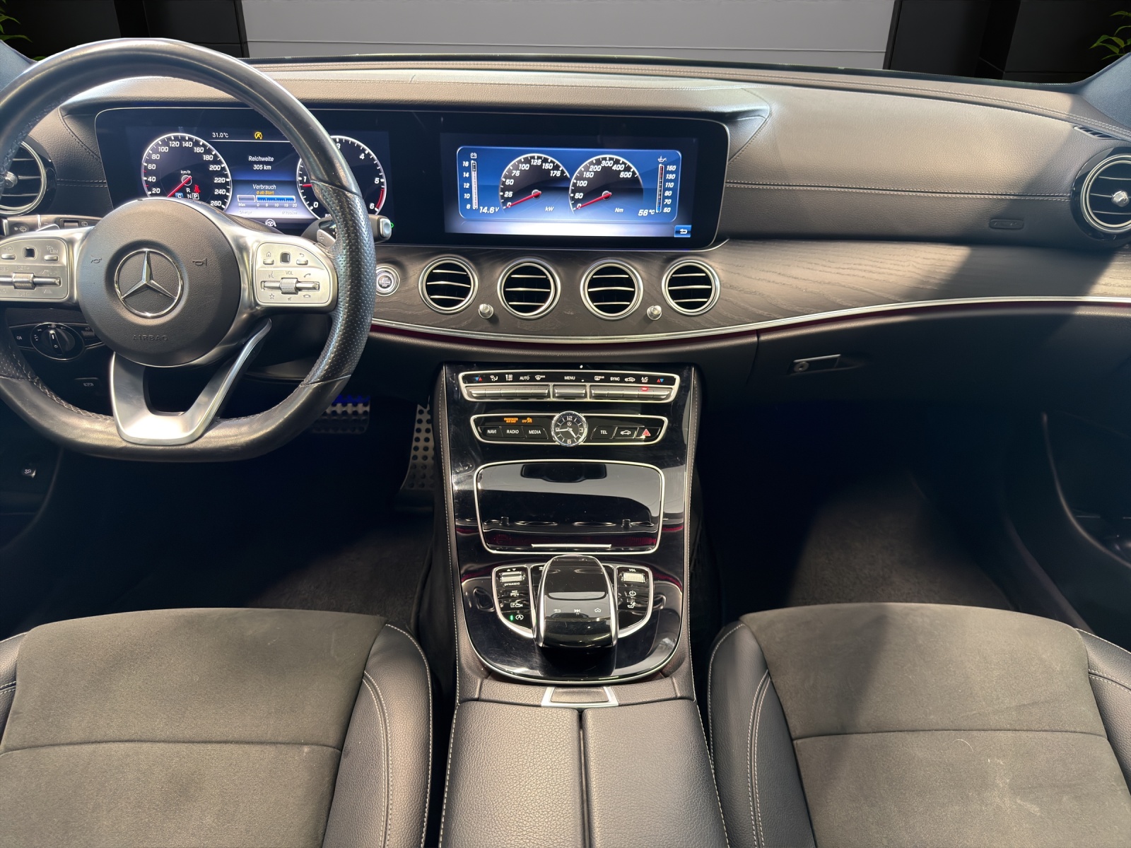 MERCEDES-BENZ E 220 d Swiss Star AMG 4M-image-6