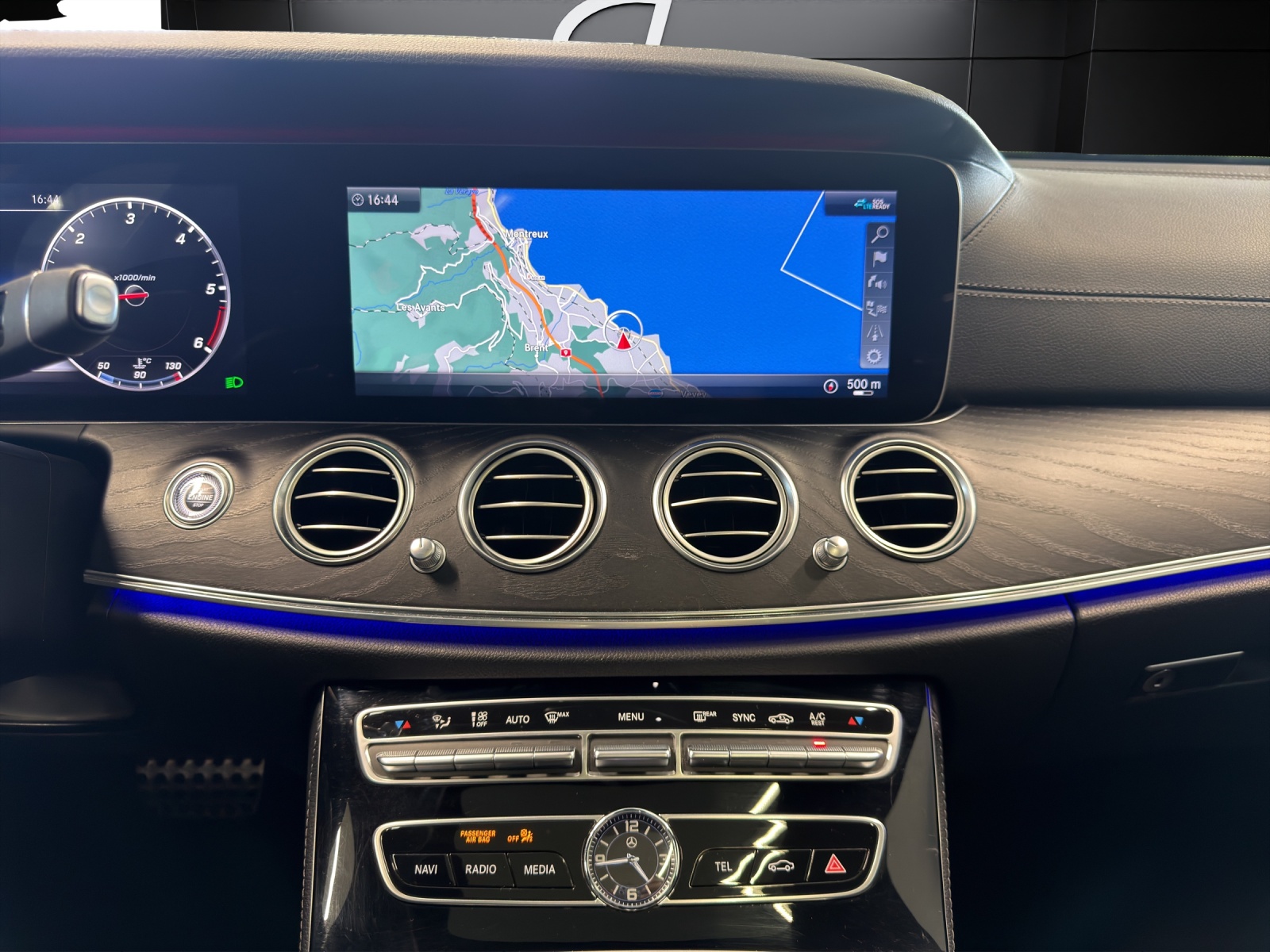 MERCEDES-BENZ E 220 d Swiss Star AMG 4M-image-11