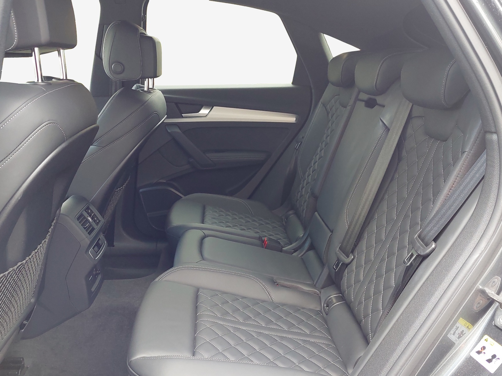 AUDI Q5 Sportback 45 TFSI S line quattro S-tronic-image-11