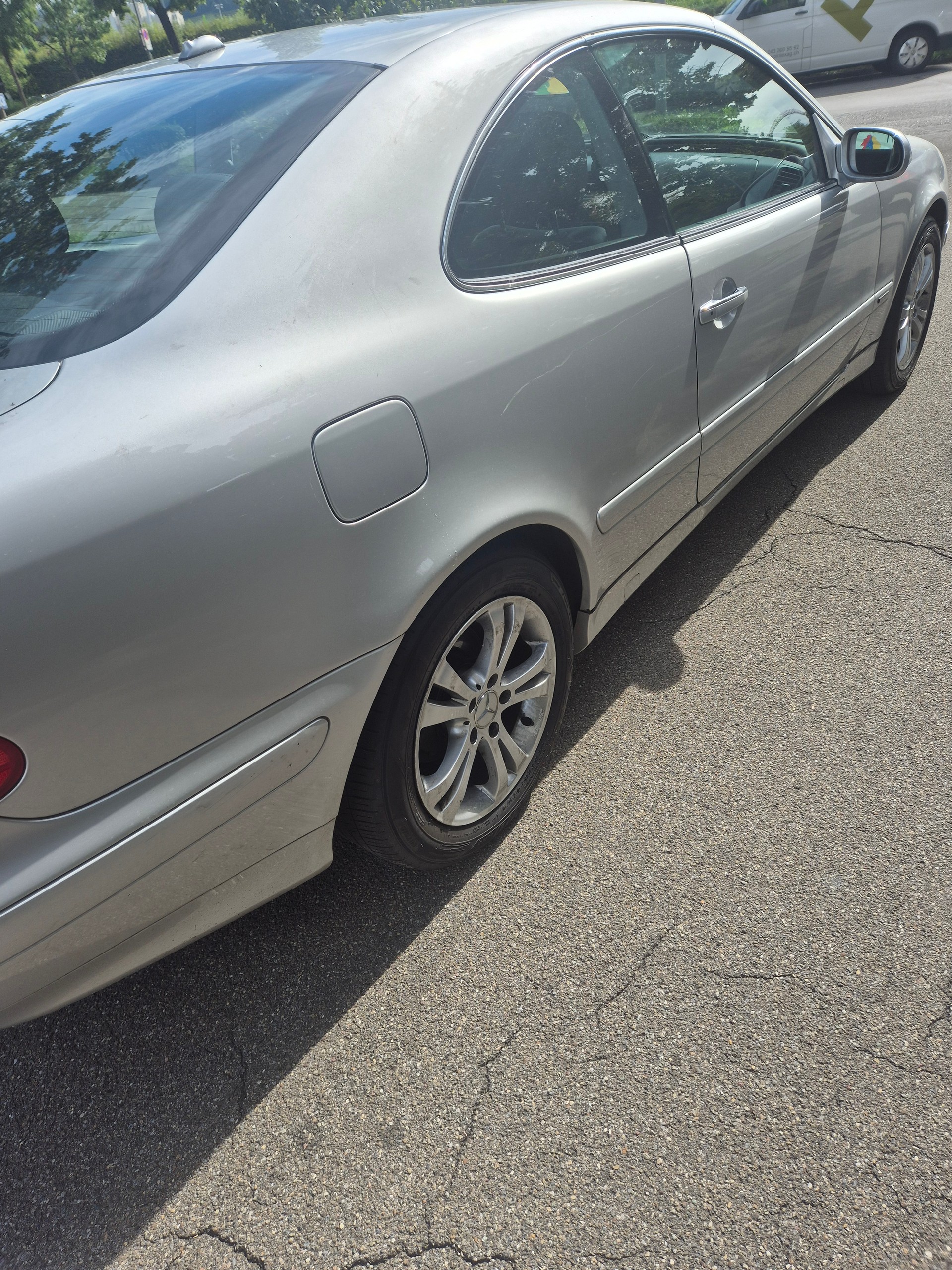 MERCEDES-BENZ CLK 200-image-2