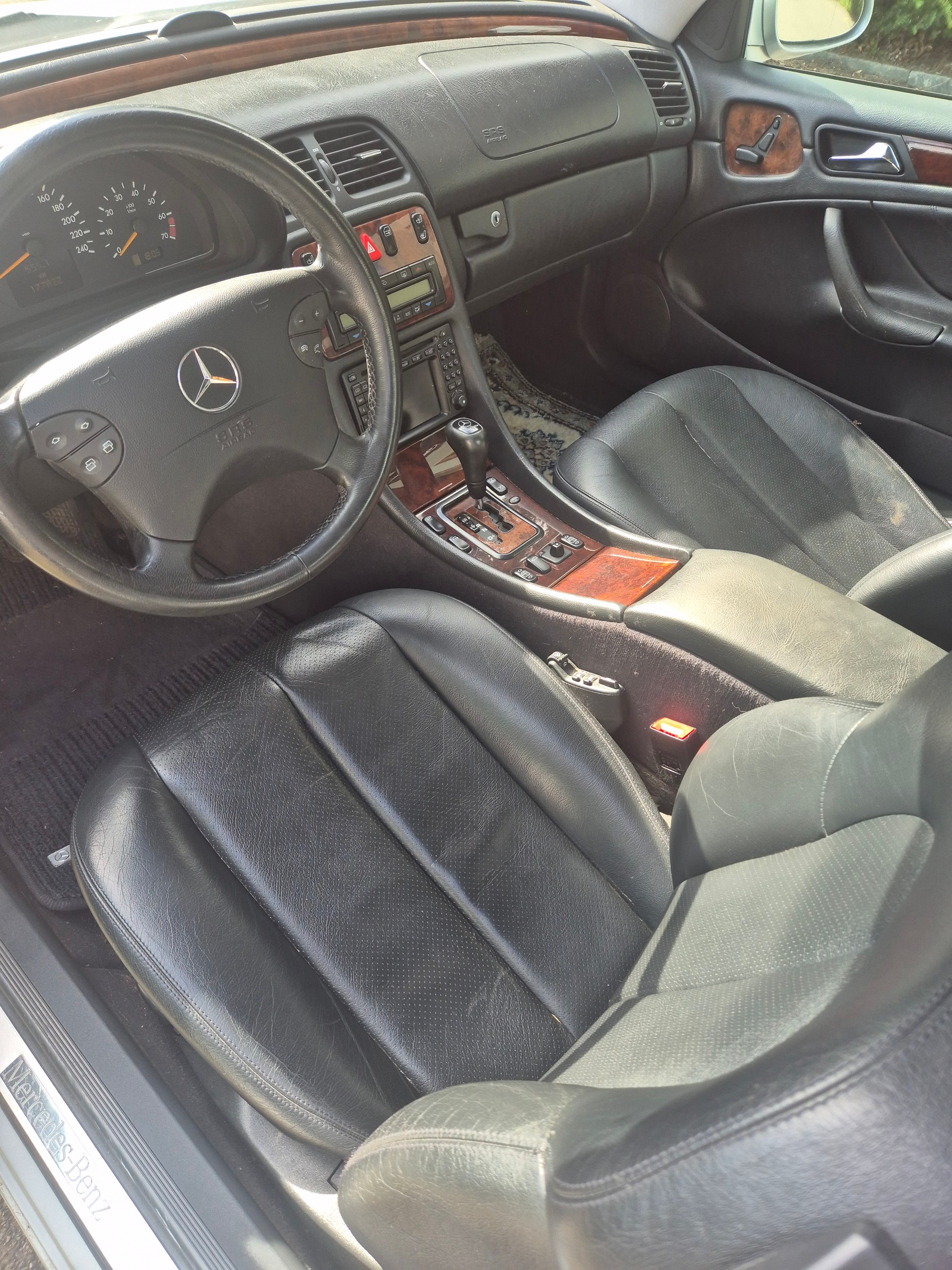 MERCEDES-BENZ CLK 200-image-8