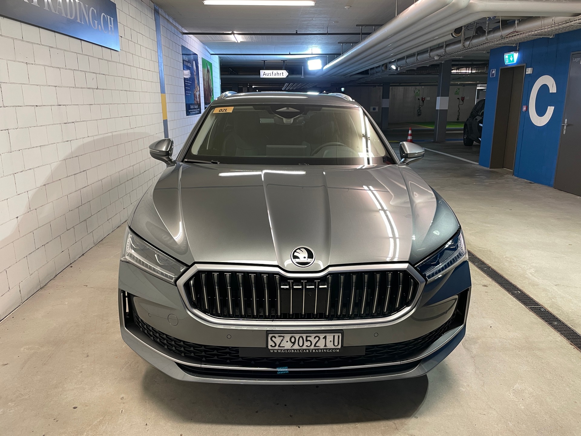 SKODA Superb Combi 2.0 TDi L&K 4x4 DSG-image-1