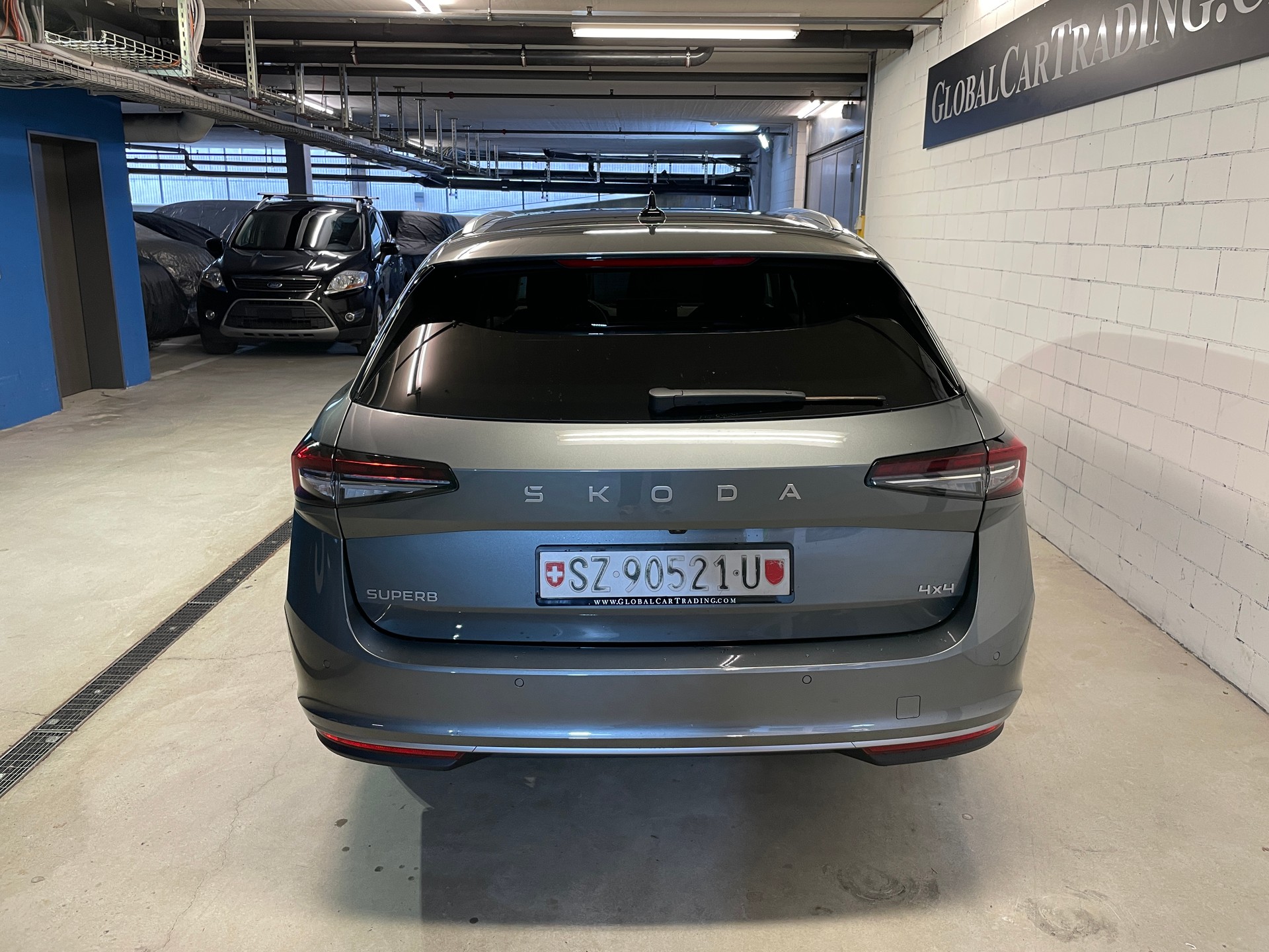 SKODA Superb Combi 2.0 TDi L&K 4x4 DSG-image-8
