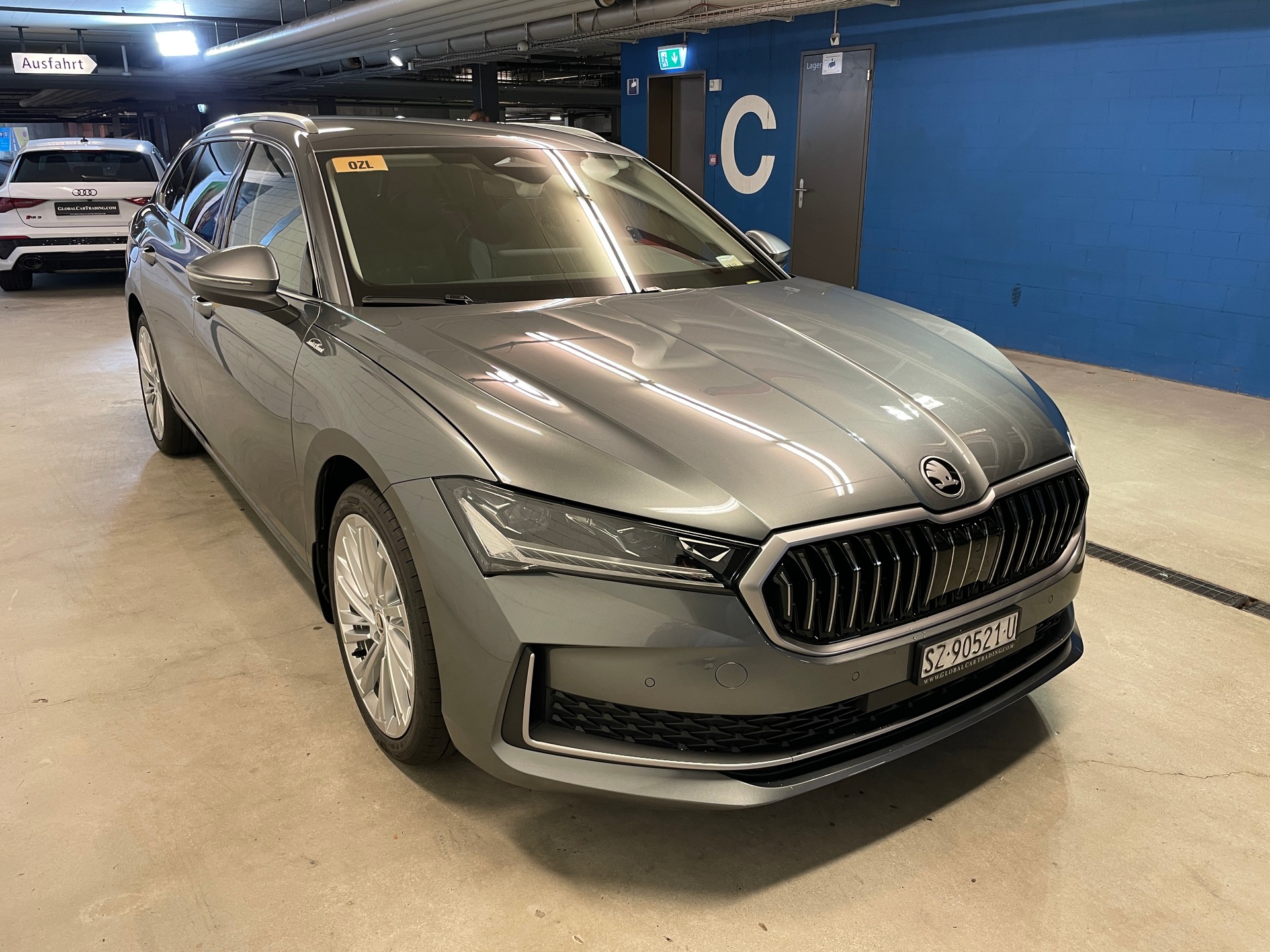 SKODA Superb Combi 2.0 TDi L&K 4x4 DSG-image-2
