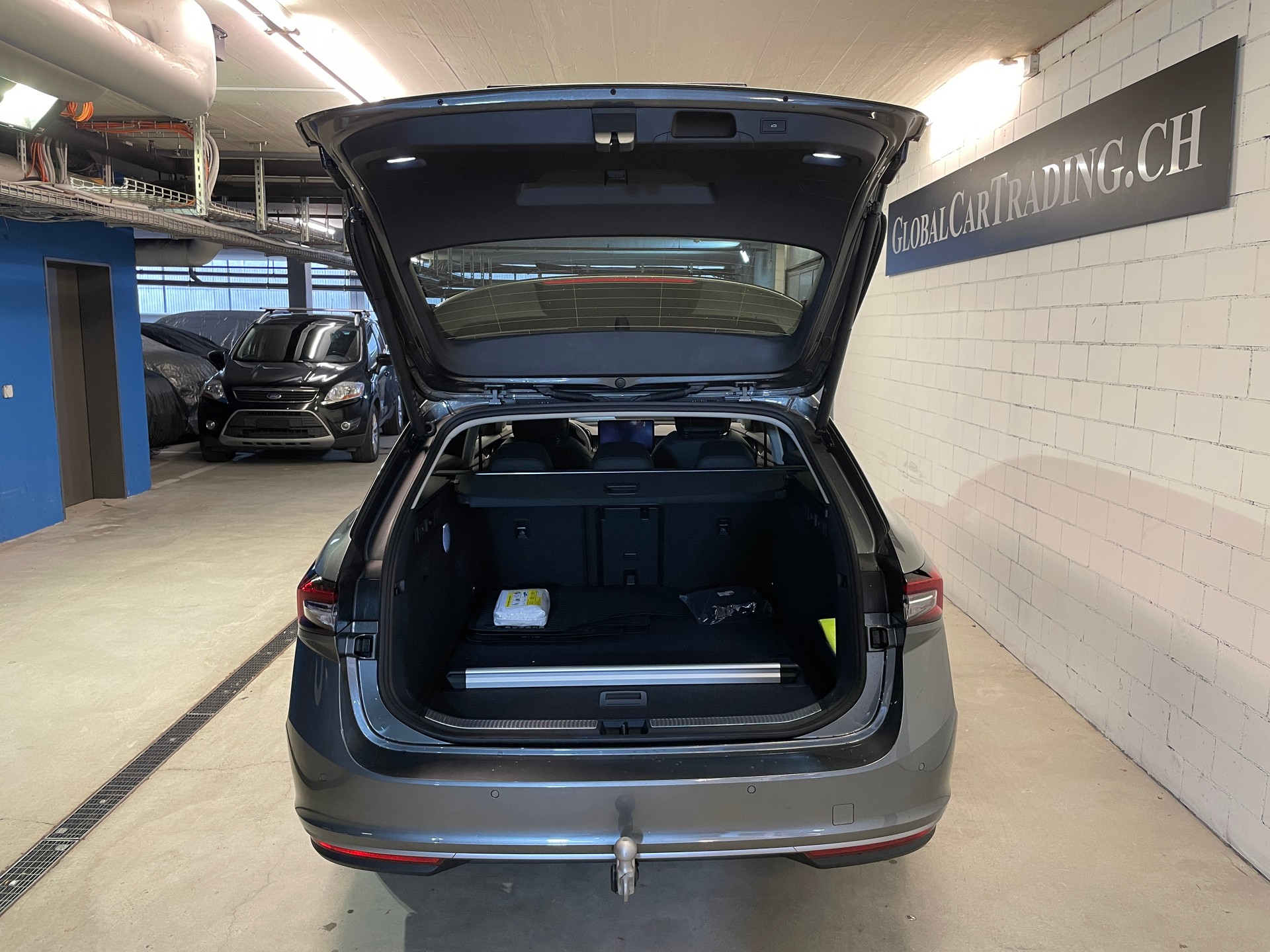 SKODA Superb Combi 2.0 TDi L&K 4x4 DSG-image-6