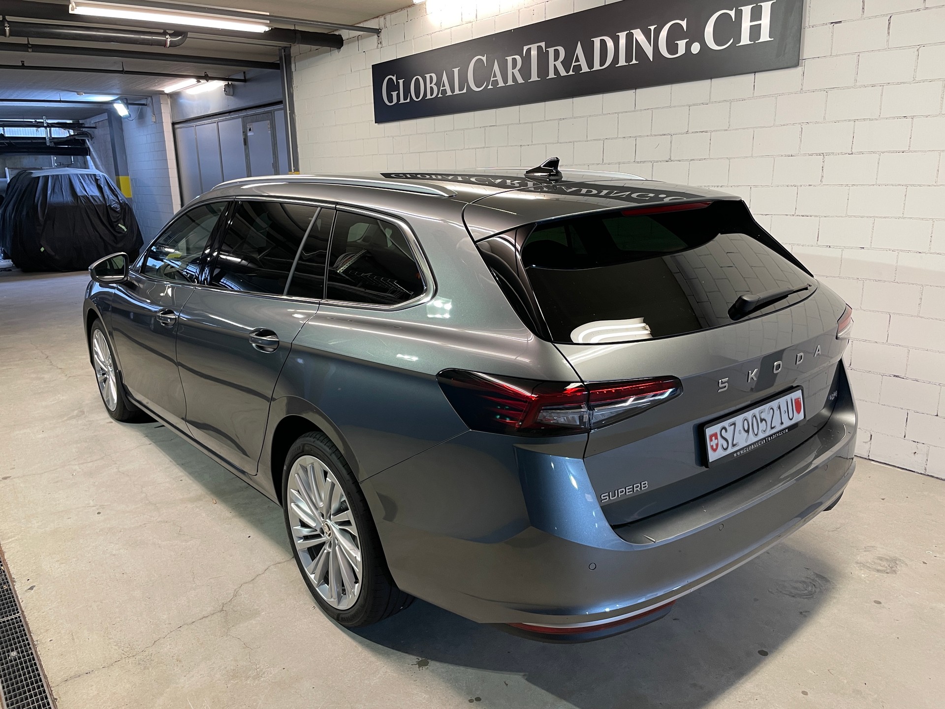 SKODA Superb Combi 2.0 TDi L&K 4x4 DSG-image-9