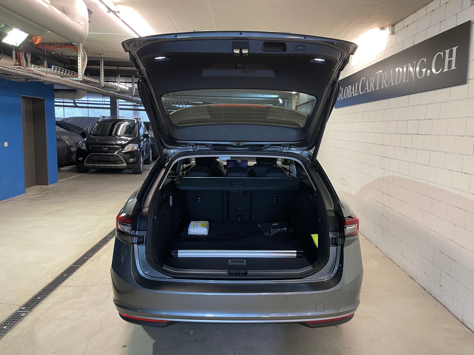 SKODA Superb Combi 2.0 TDi L&K 4x4 DSG-image-7