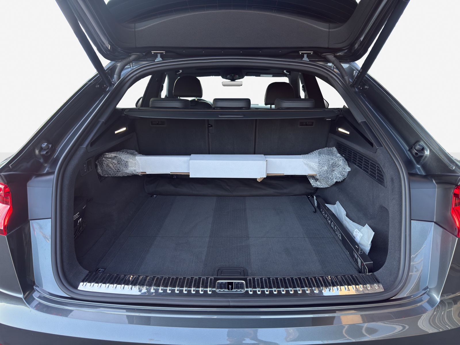 AUDI Q8 45 TDI Black Edition quattro tiptronic-image-12