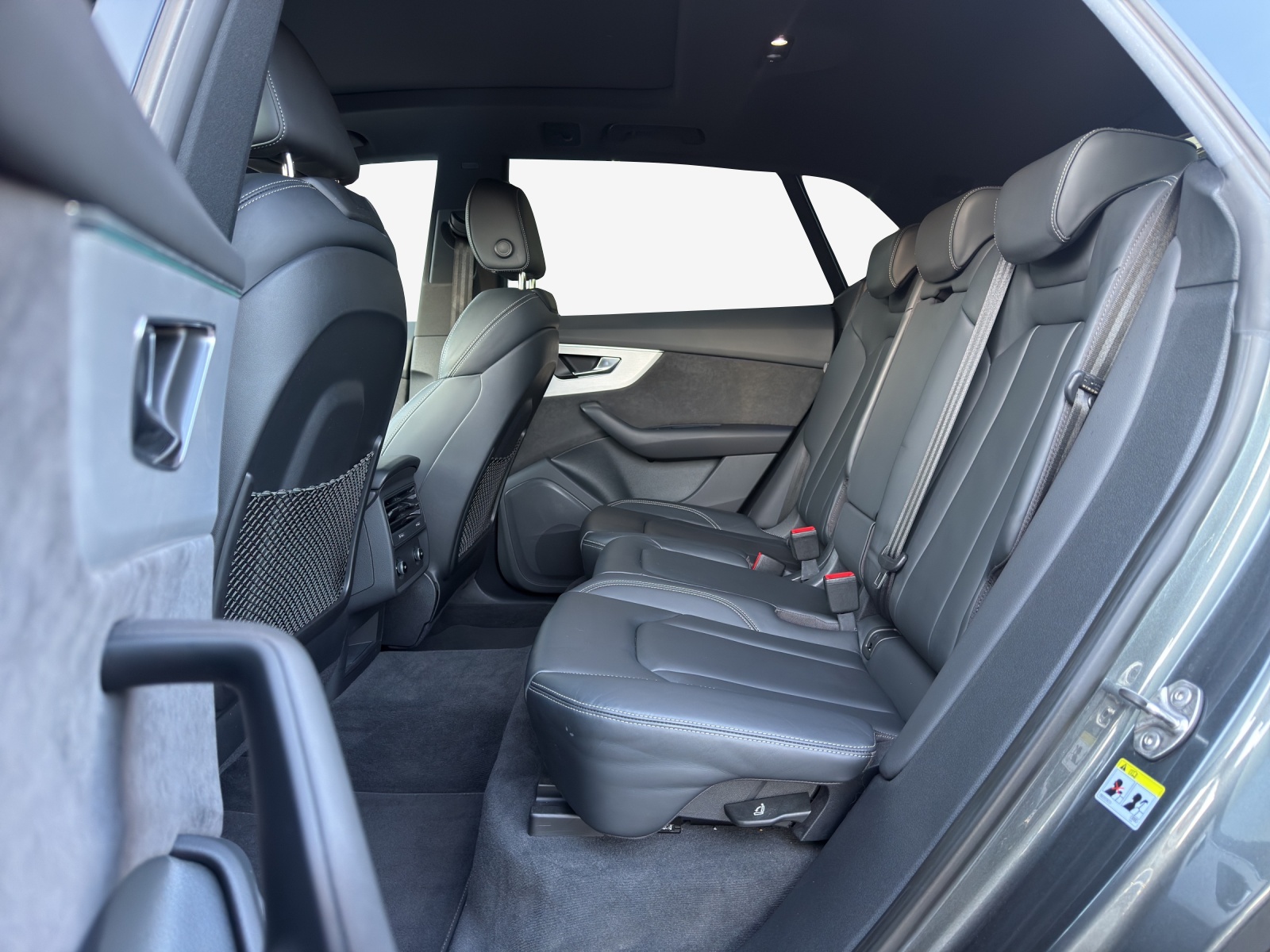 AUDI Q8 45 TDI Black Edition quattro tiptronic-image-11