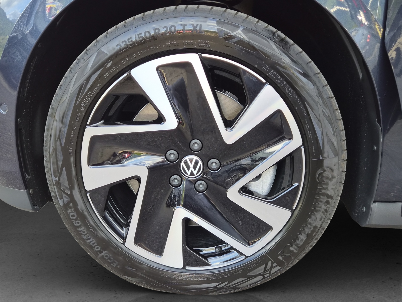 VW ID.Buzz LWB Pro 4 Motion-image-15