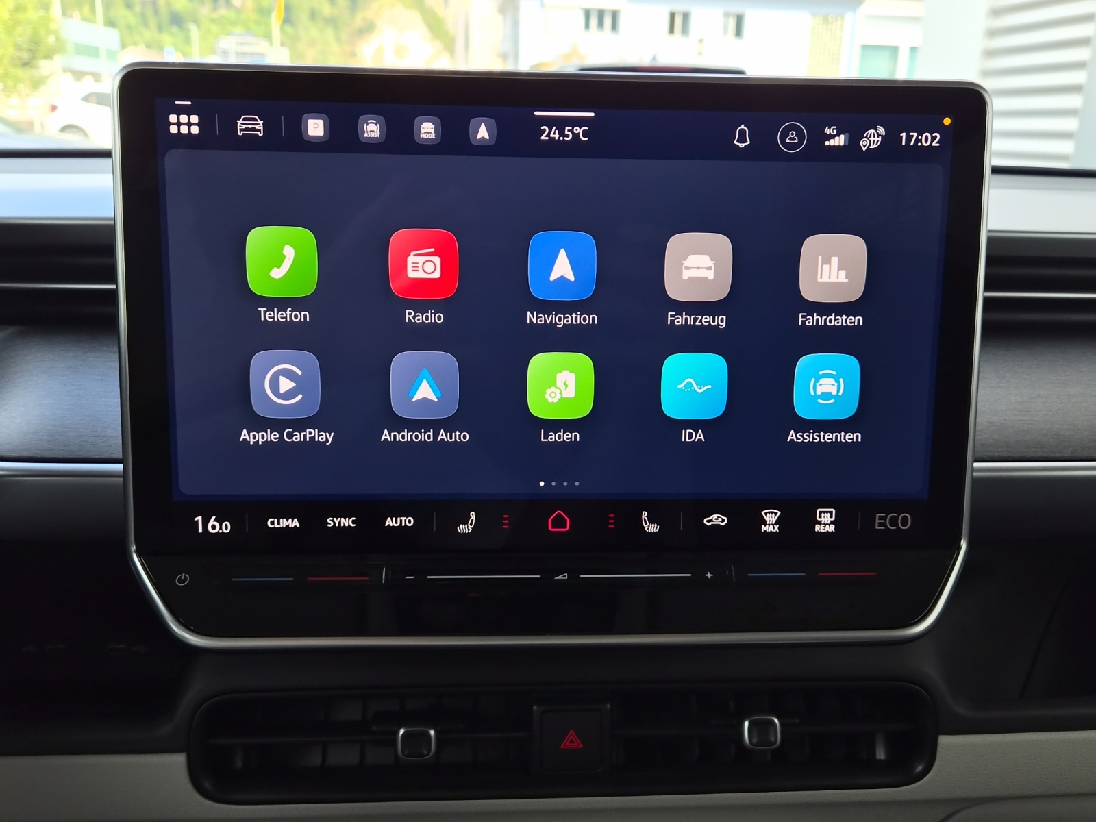 VW ID.Buzz LWB Pro 4 Motion-image-13