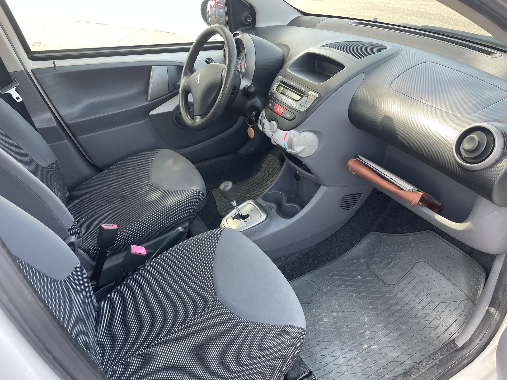 PEUGEOT 107 1.0 City Move 2-Tronic-image-14