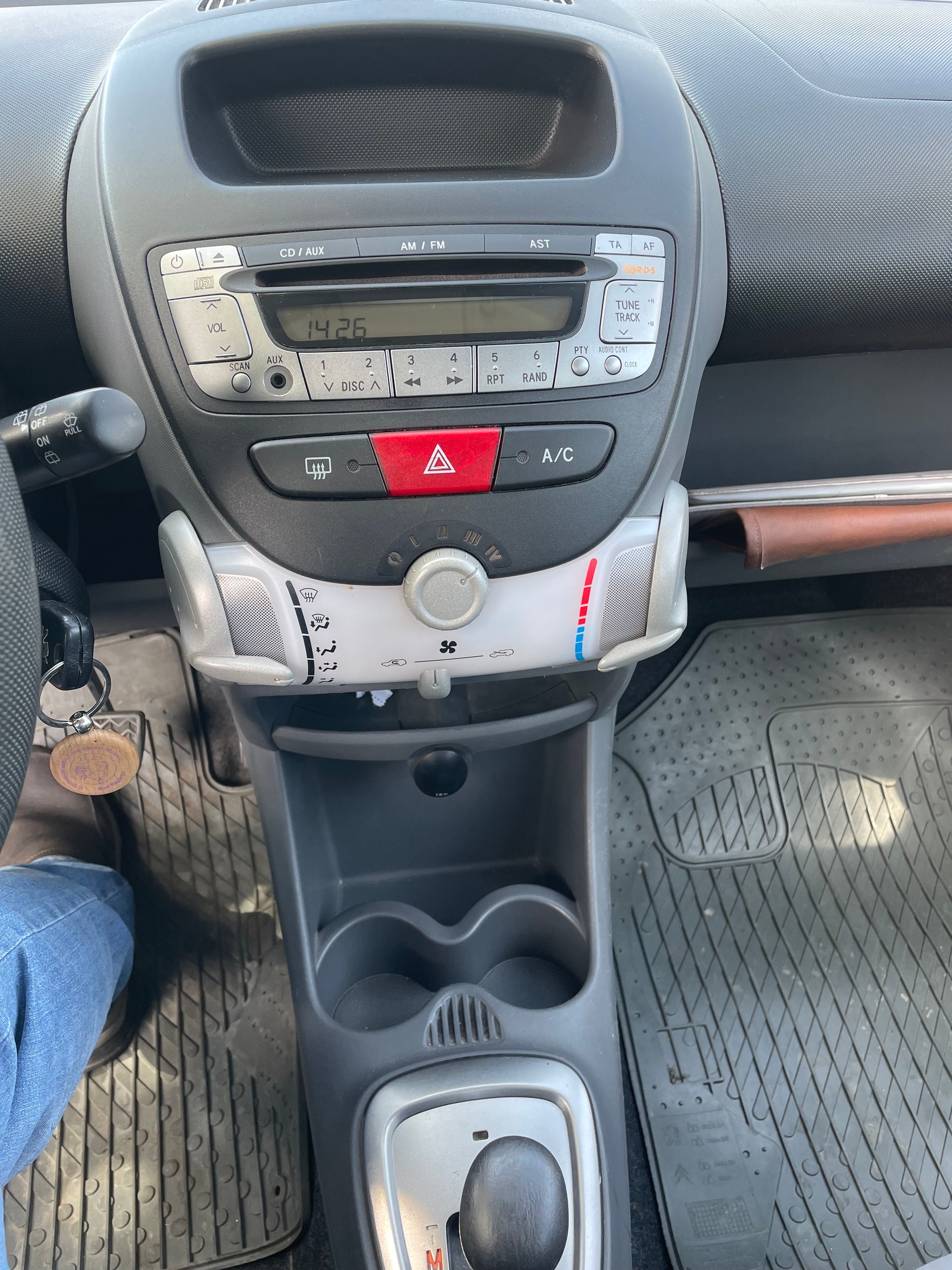 PEUGEOT 107 1.0 City Move 2-Tronic-image-12