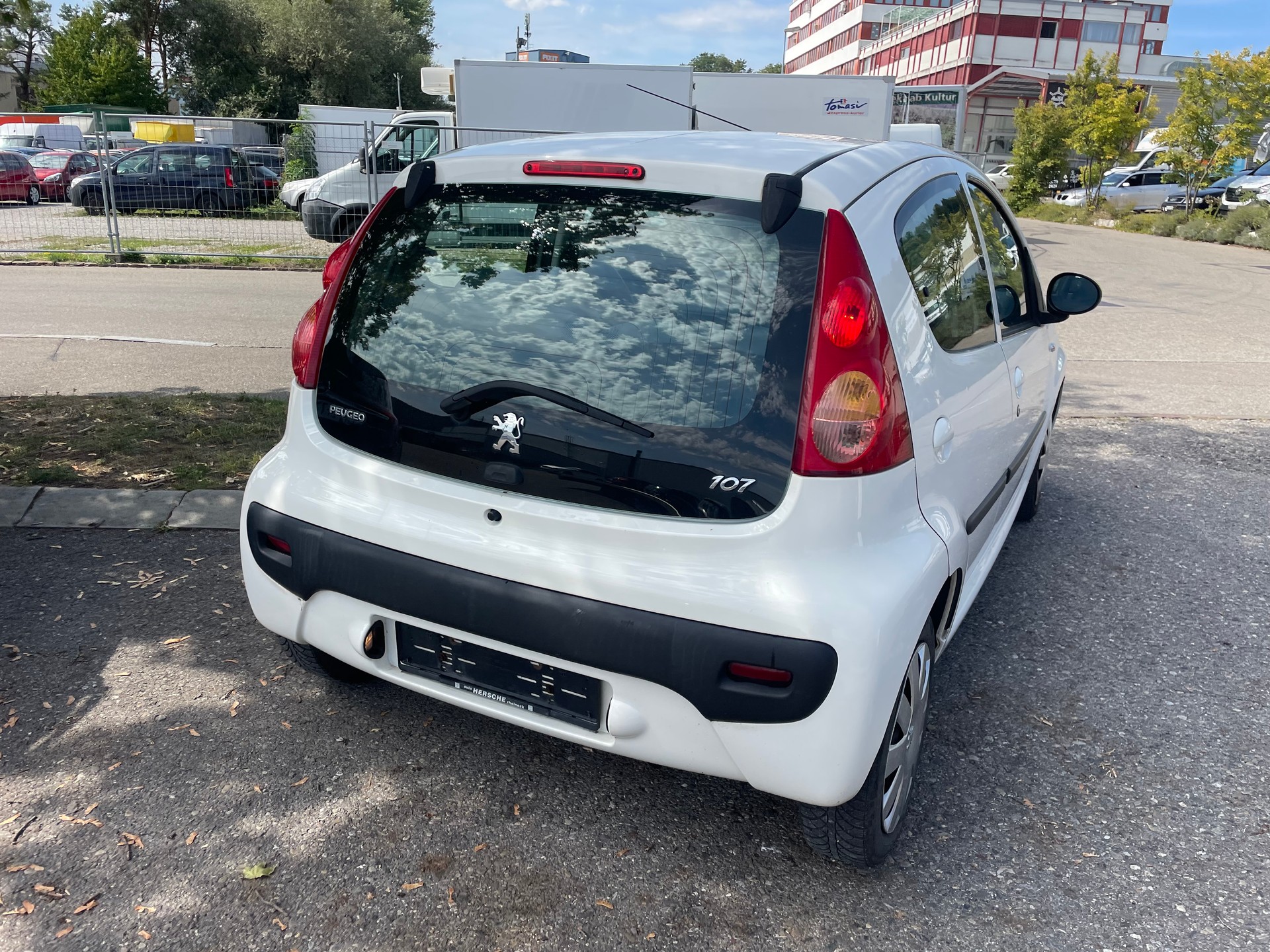 PEUGEOT 107 1.0 City Move 2-Tronic-image-8