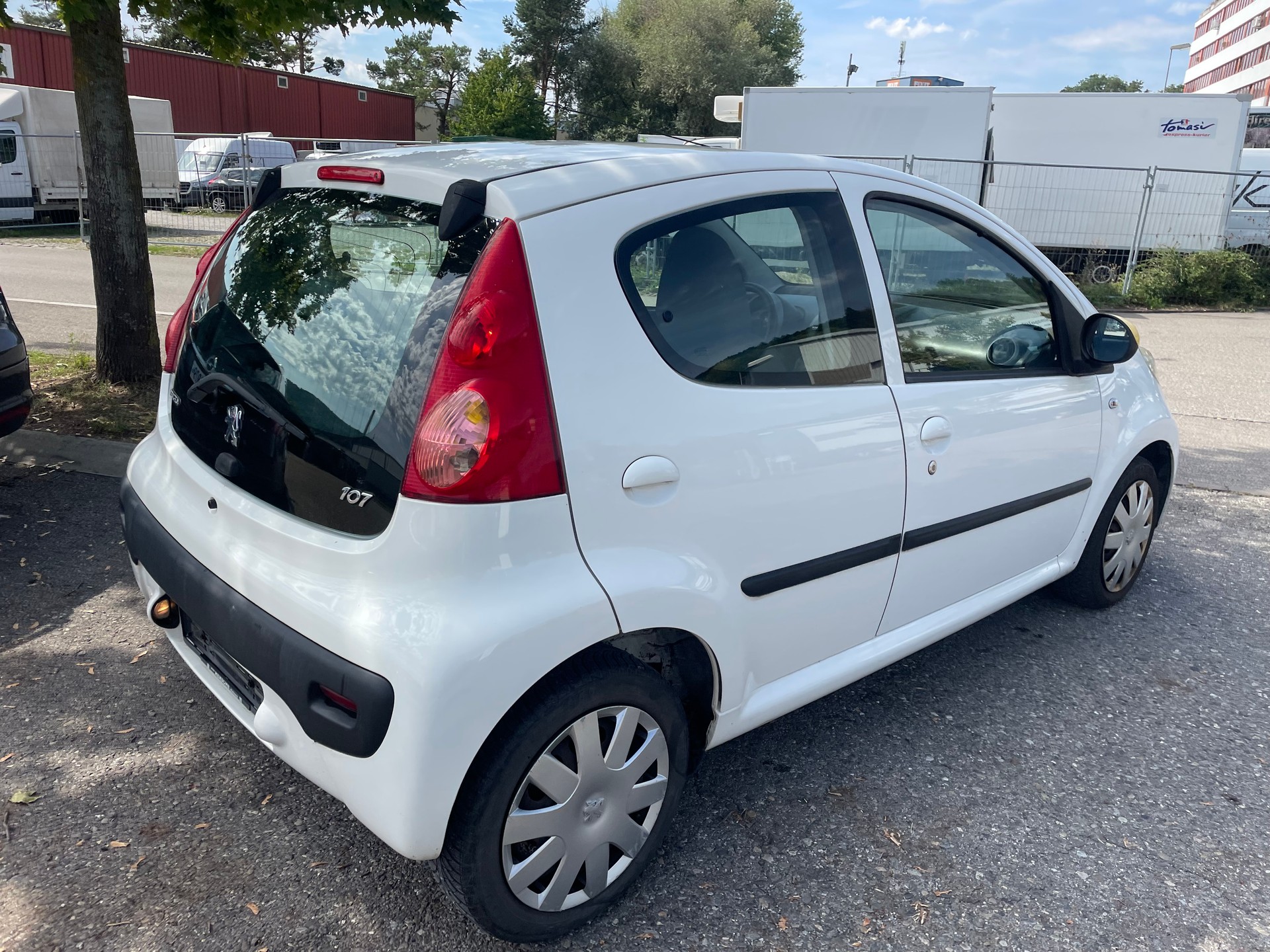 PEUGEOT 107 1.0 City Move 2-Tronic-image-7