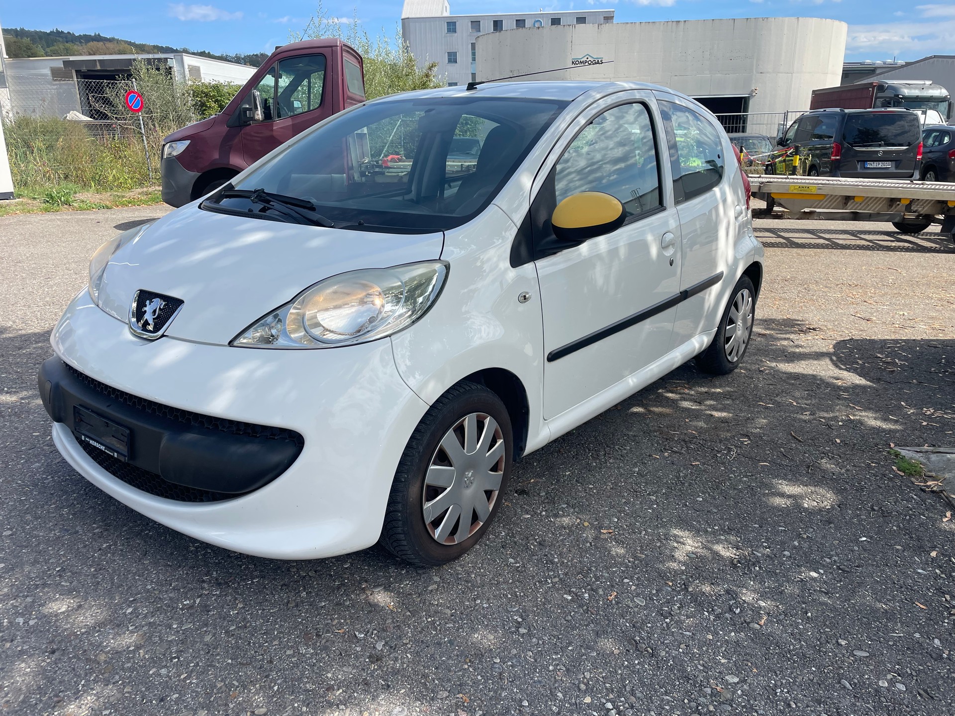 PEUGEOT 107 1.0 City Move 2-Tronic-image-2