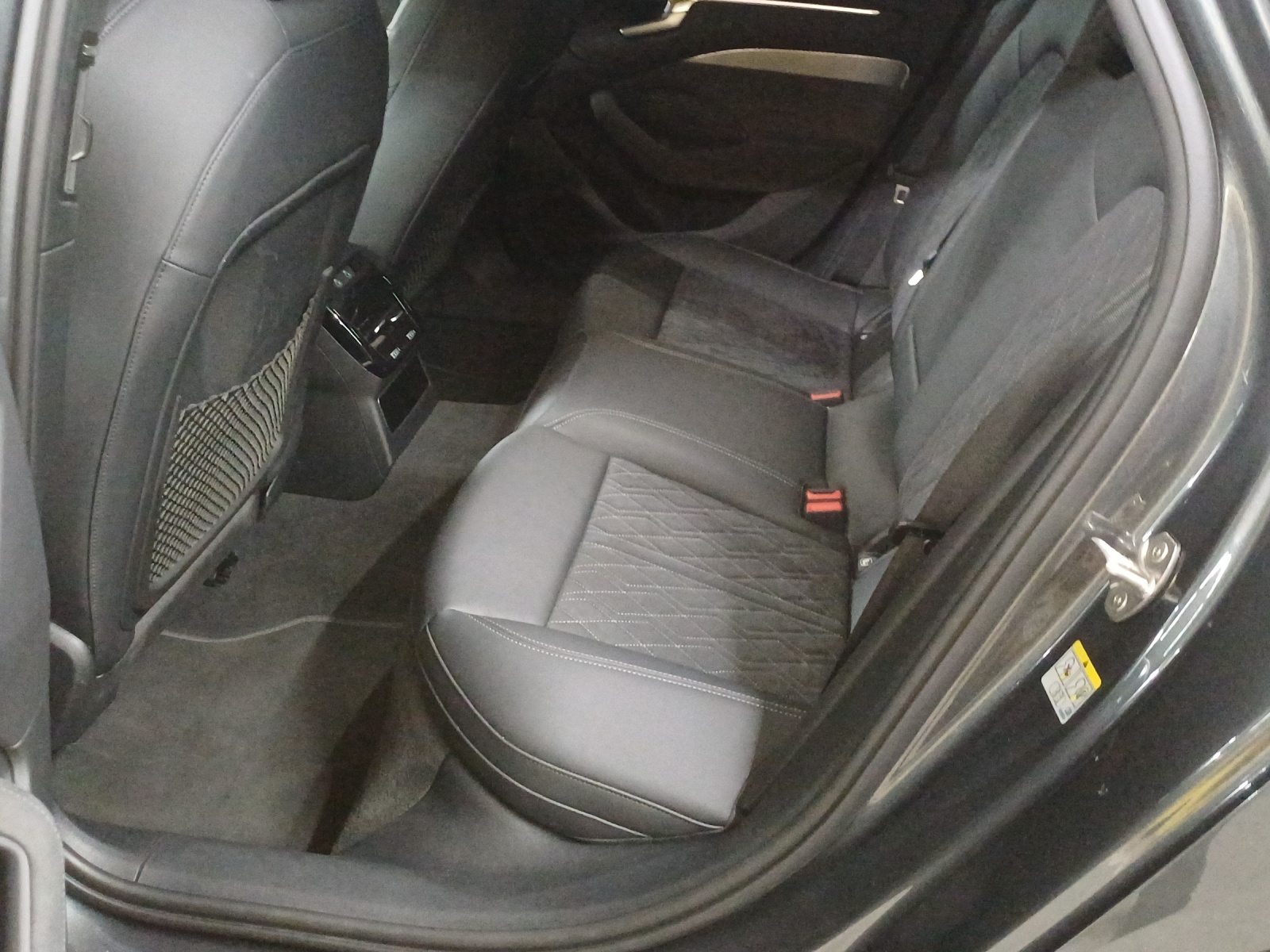 AUDI A6 Avant e-hybrid quattro 220 kW S tronic-image-11
