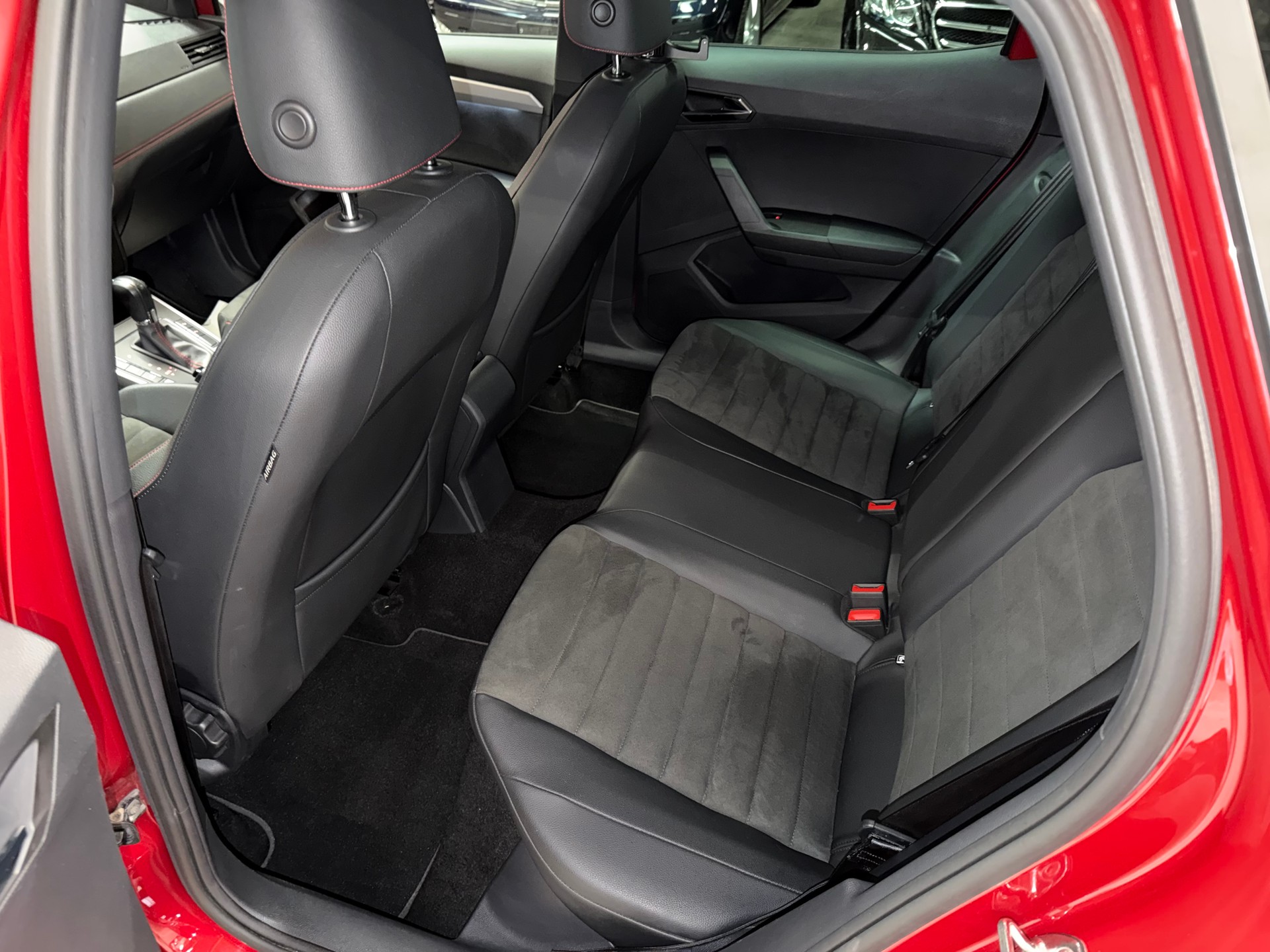 SEAT Arona 1.5 Eco TSI FR DSG-image-13