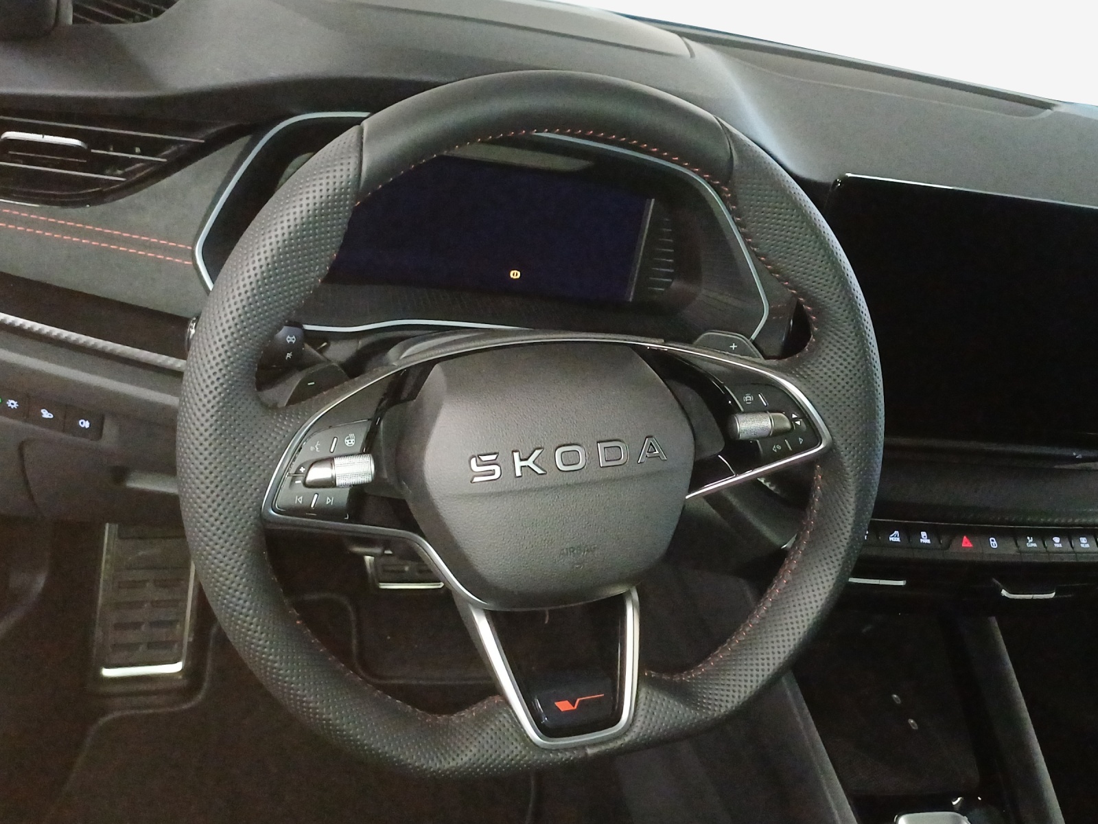 SKODA Octavia Combi 2.0 TSI DSG RS 30 Years Edition-image-9