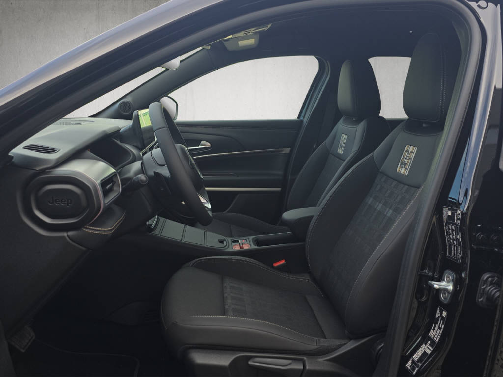 JEEP Avenger 1.2 MHEV 85th Anniversary 4xe-image-8
