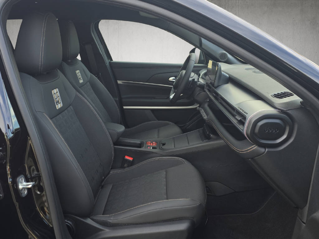 JEEP Avenger 1.2 MHEV 85th Anniversary 4xe-image-15