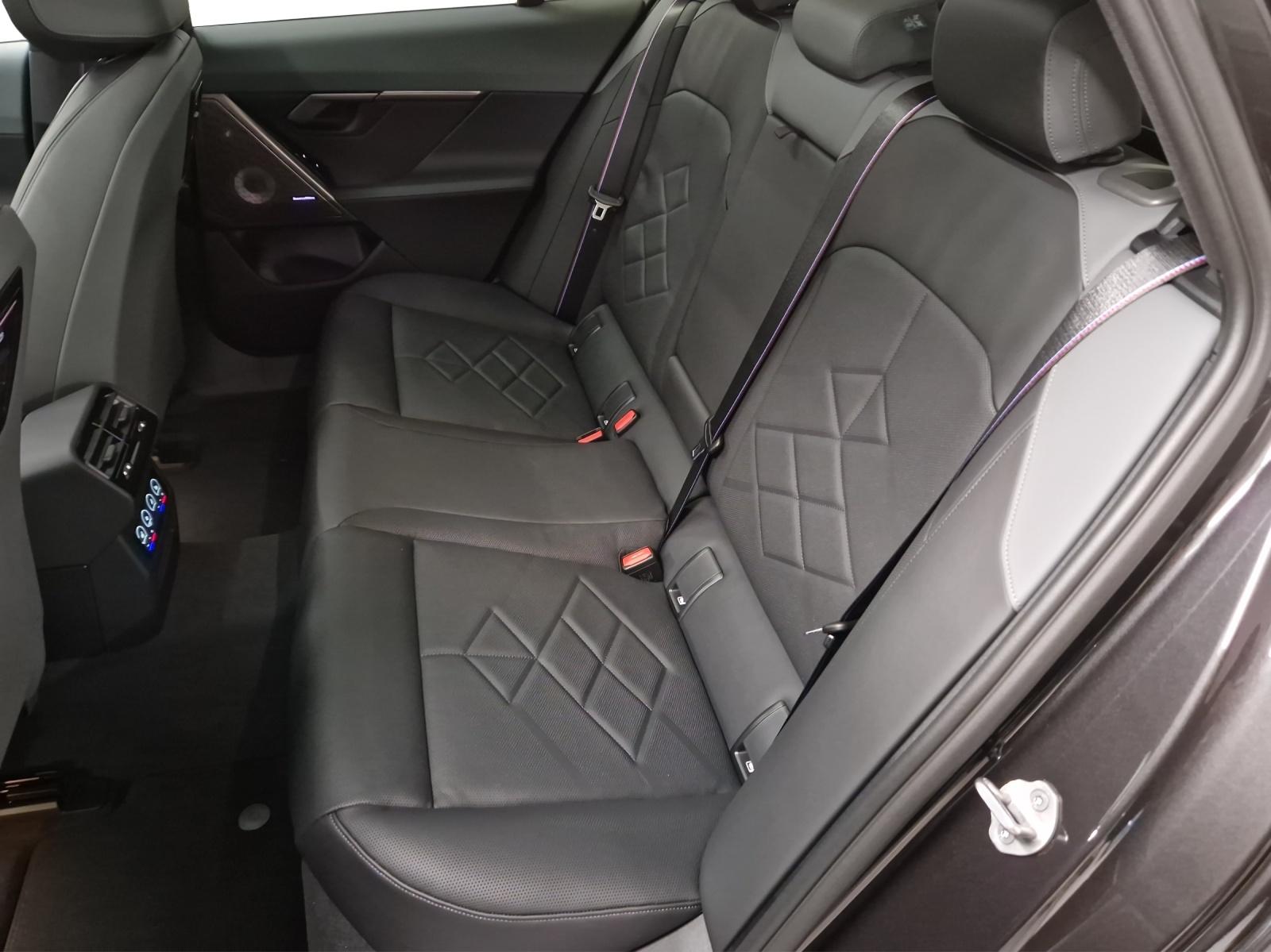 BMW 540d xDrive Touring M Sport Pro-image-17