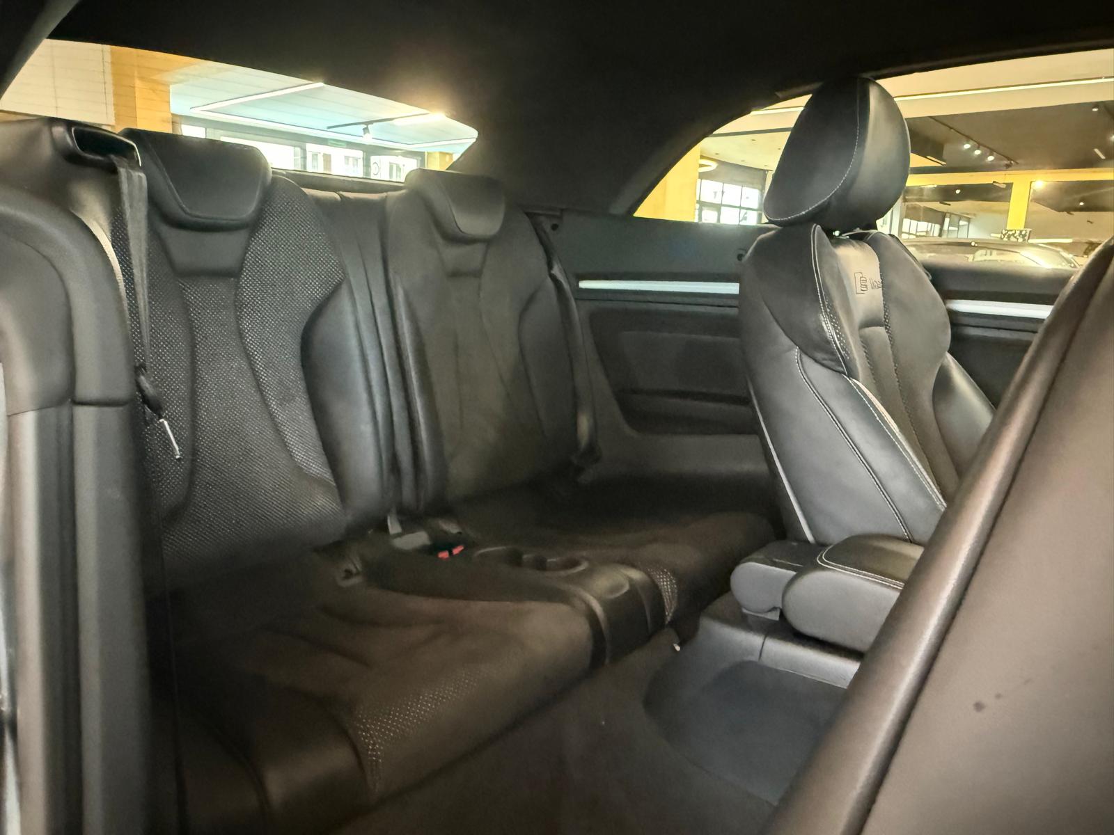 AUDI A3 Cabriolet 1.8 TFSI Ambition S-tronic-image-19