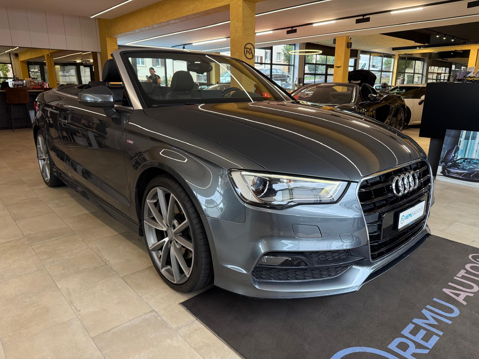 AUDI A3 Cabriolet 1.8 TFSI Ambition S-tronic-image-1