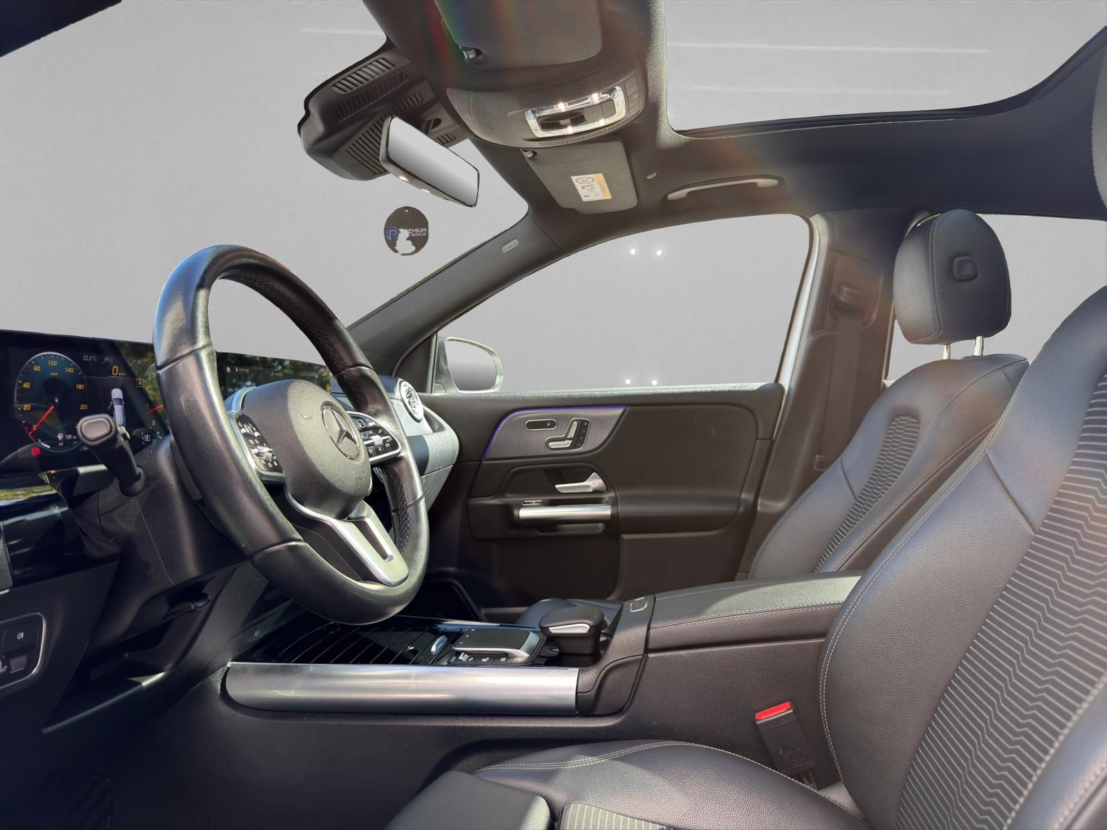 MERCEDES-BENZ GLA 250 4Matic Style 8G-DCT-image-5