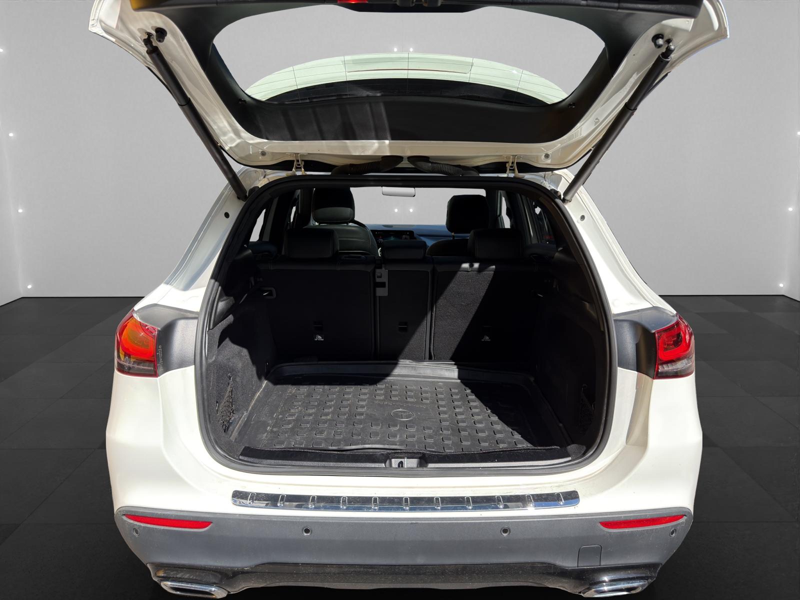 MERCEDES-BENZ GLA 250 4Matic Style 8G-DCT-image-9