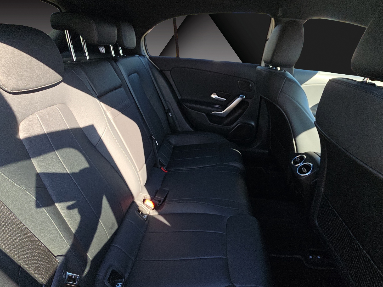 MERCEDES-BENZ A 180 d Progressive 8G-DCT-image-17