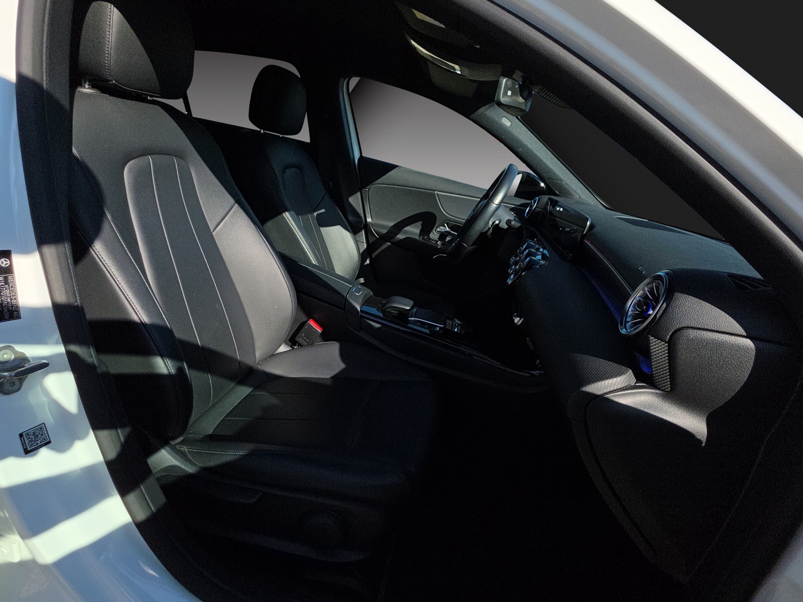 MERCEDES-BENZ A 180 d Progressive 8G-DCT-image-16