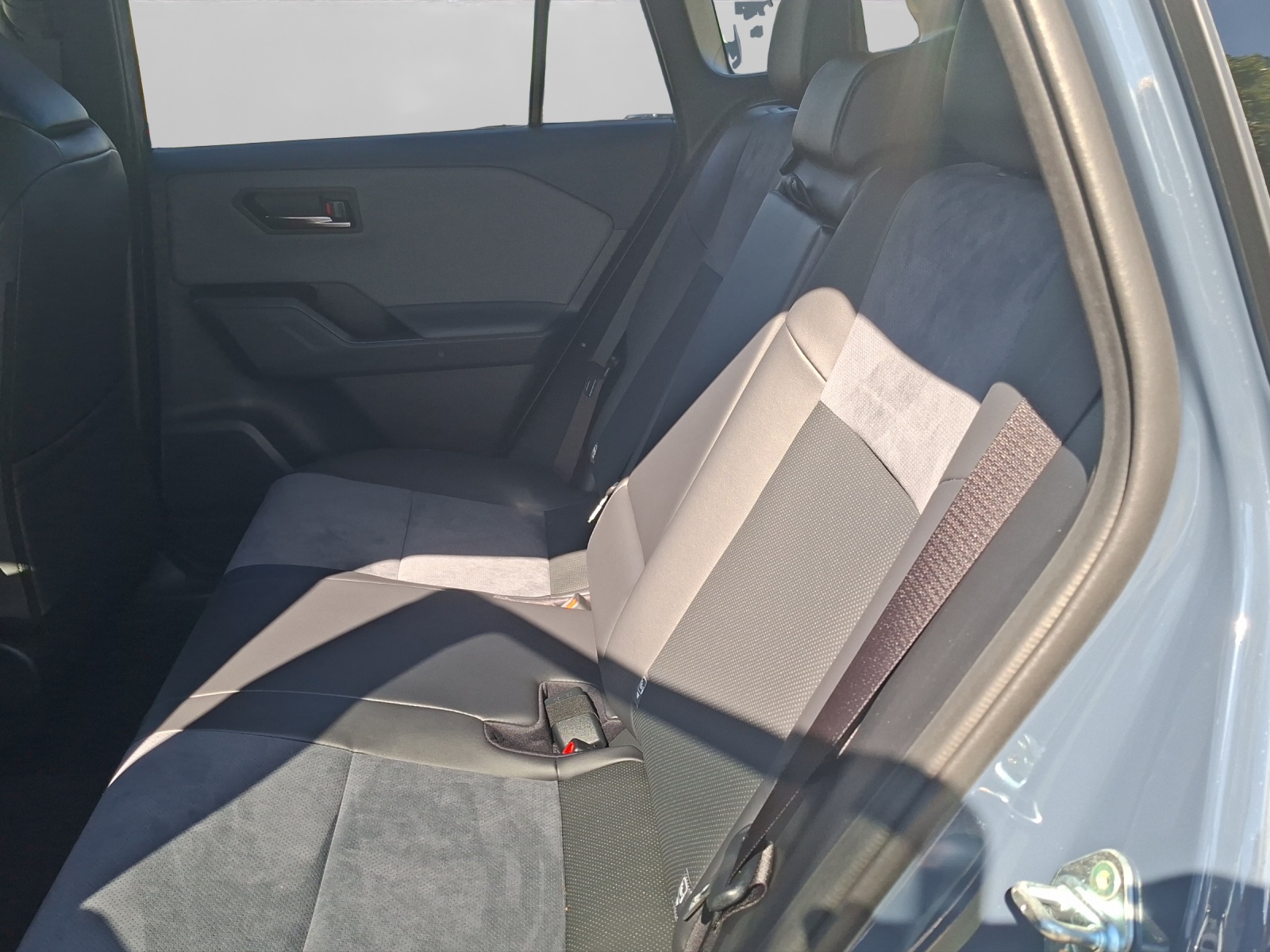 SUZUKI Across 2.5 PHEV Compact Top 4x4-image-13