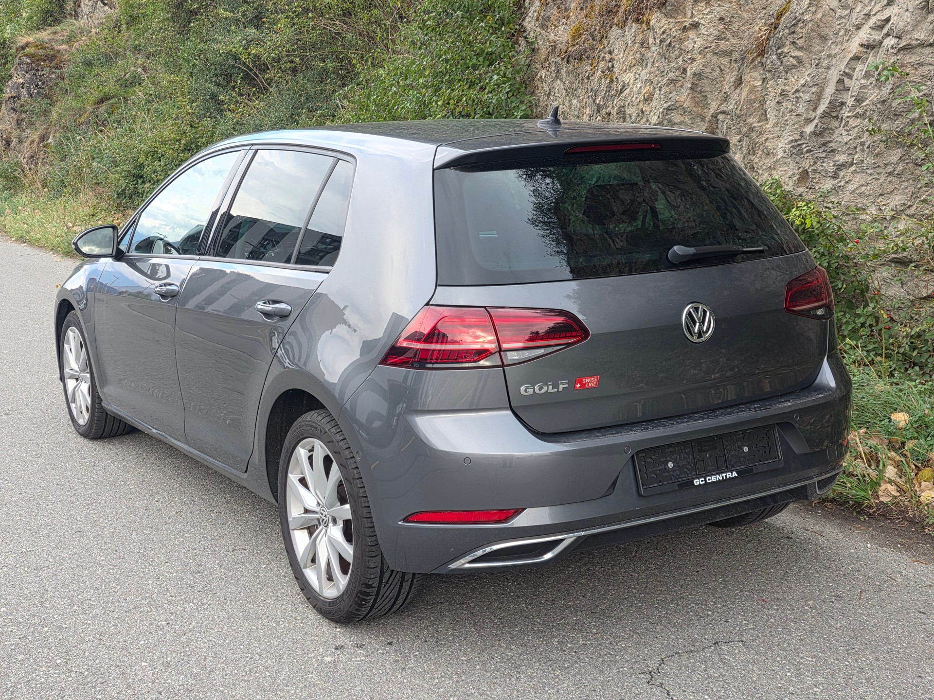 VW Golf 2.0 TDI Highline Swiss Line Limited 4M DSG-image-2