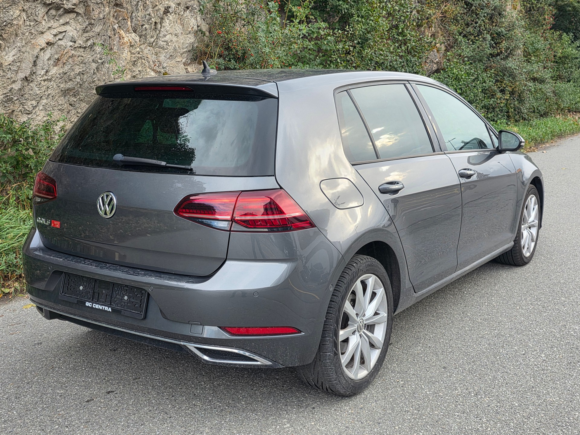 VW Golf 2.0 TDI Highline Swiss Line Limited 4M DSG-image-3
