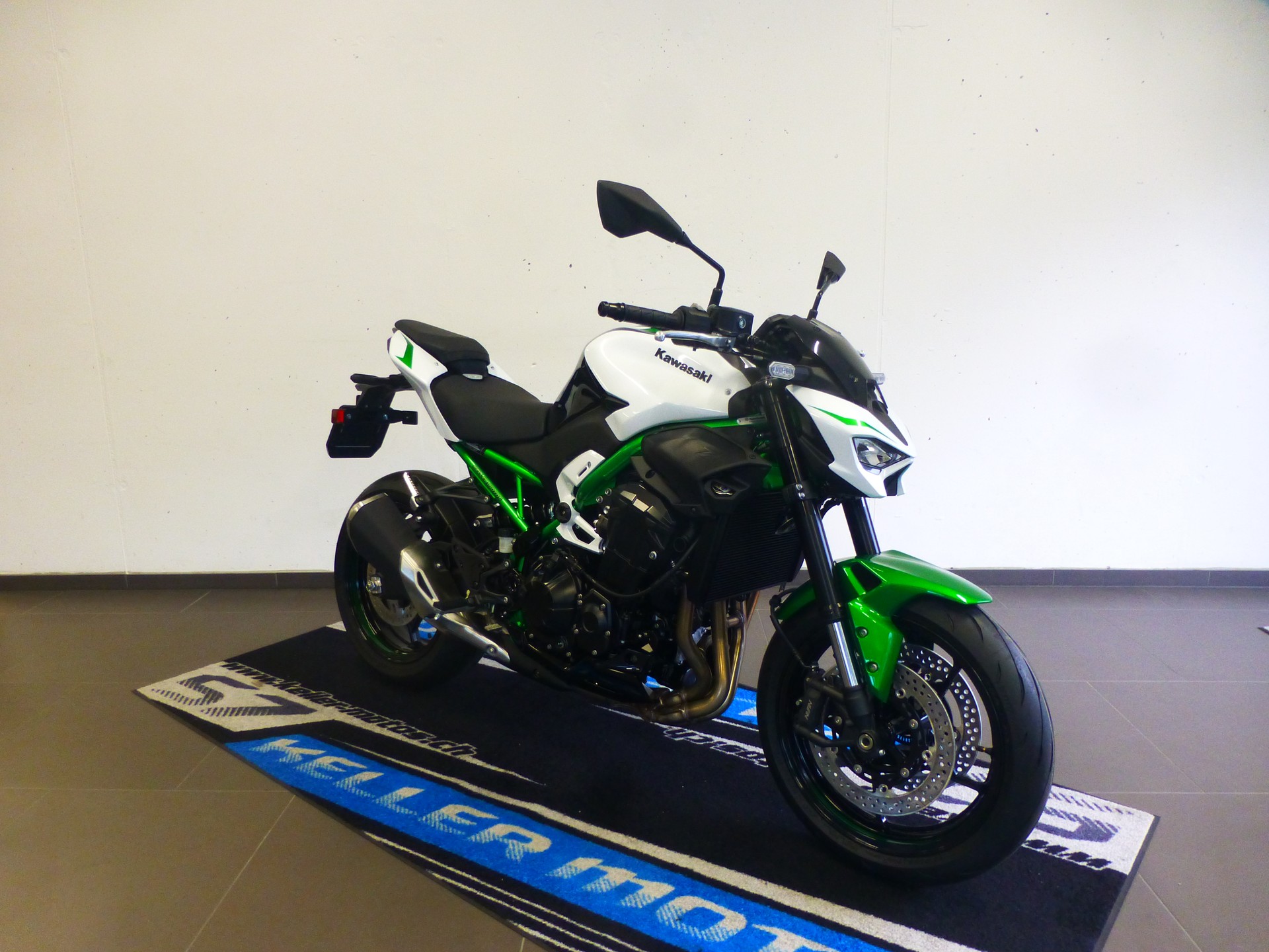 KAWASAKI Z 900 (35kW) MY 2027-showroom-element-3